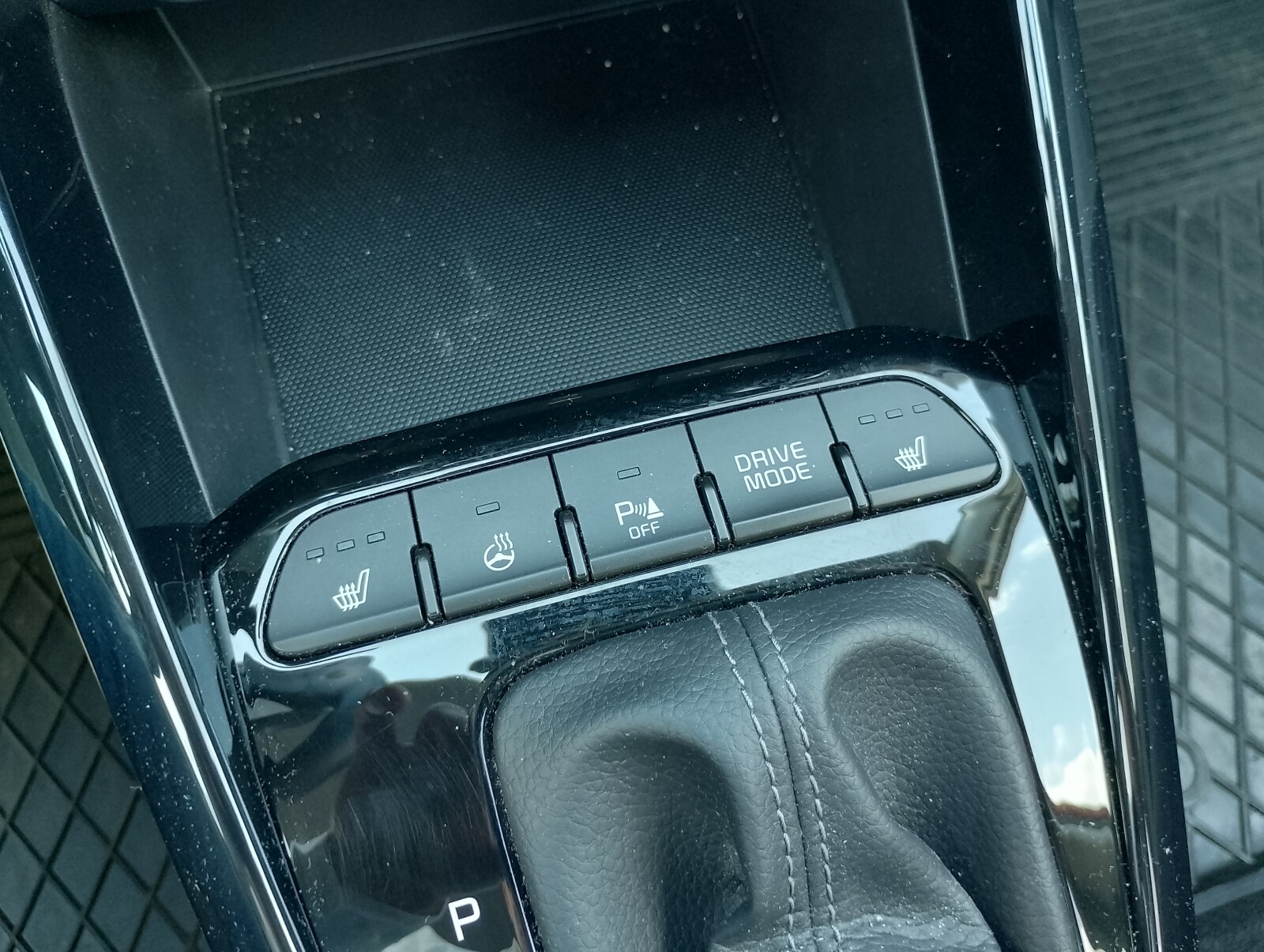Kia Stonic - zdjęcie 15