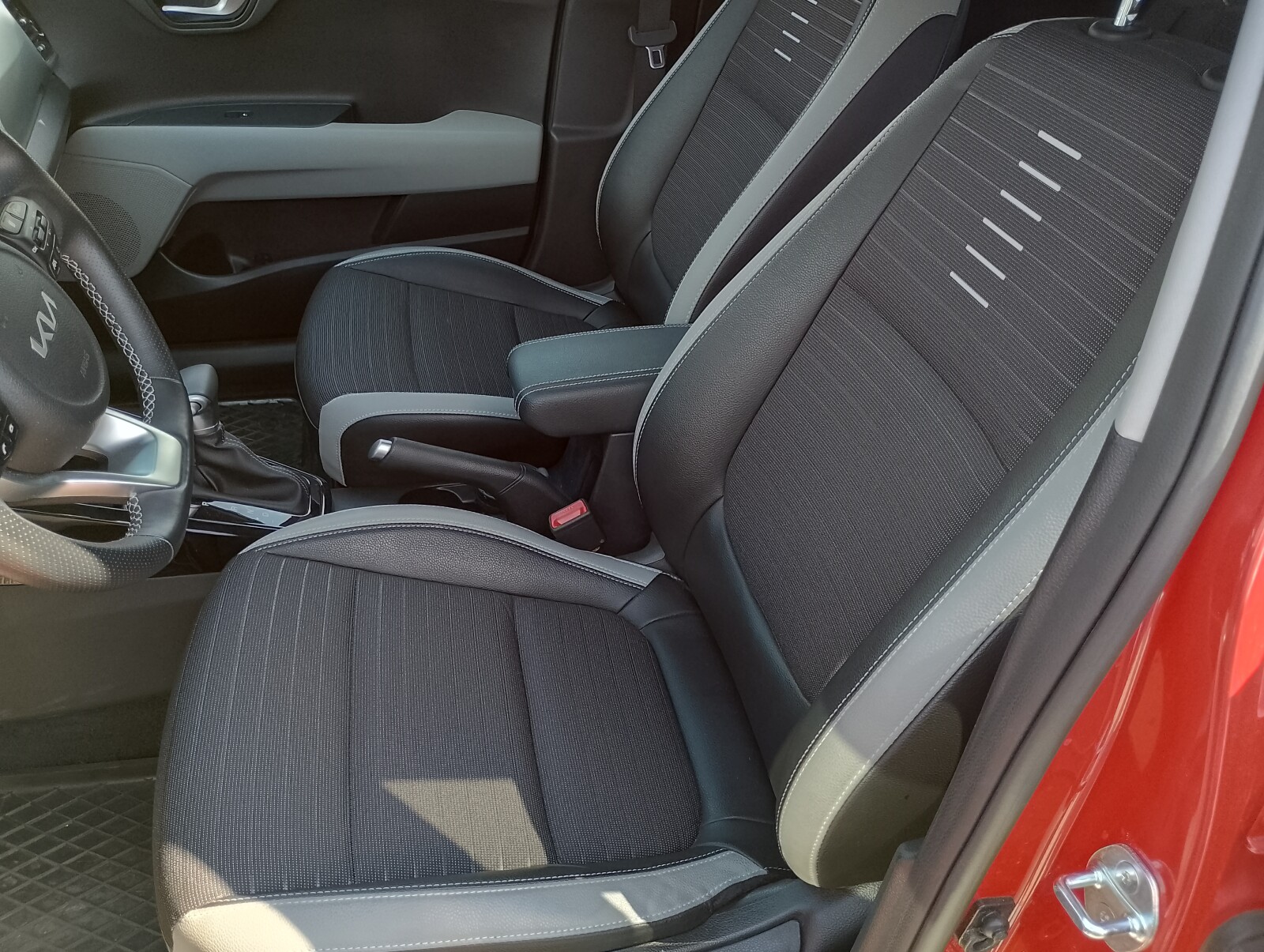 Kia Stonic - zdjęcie 6