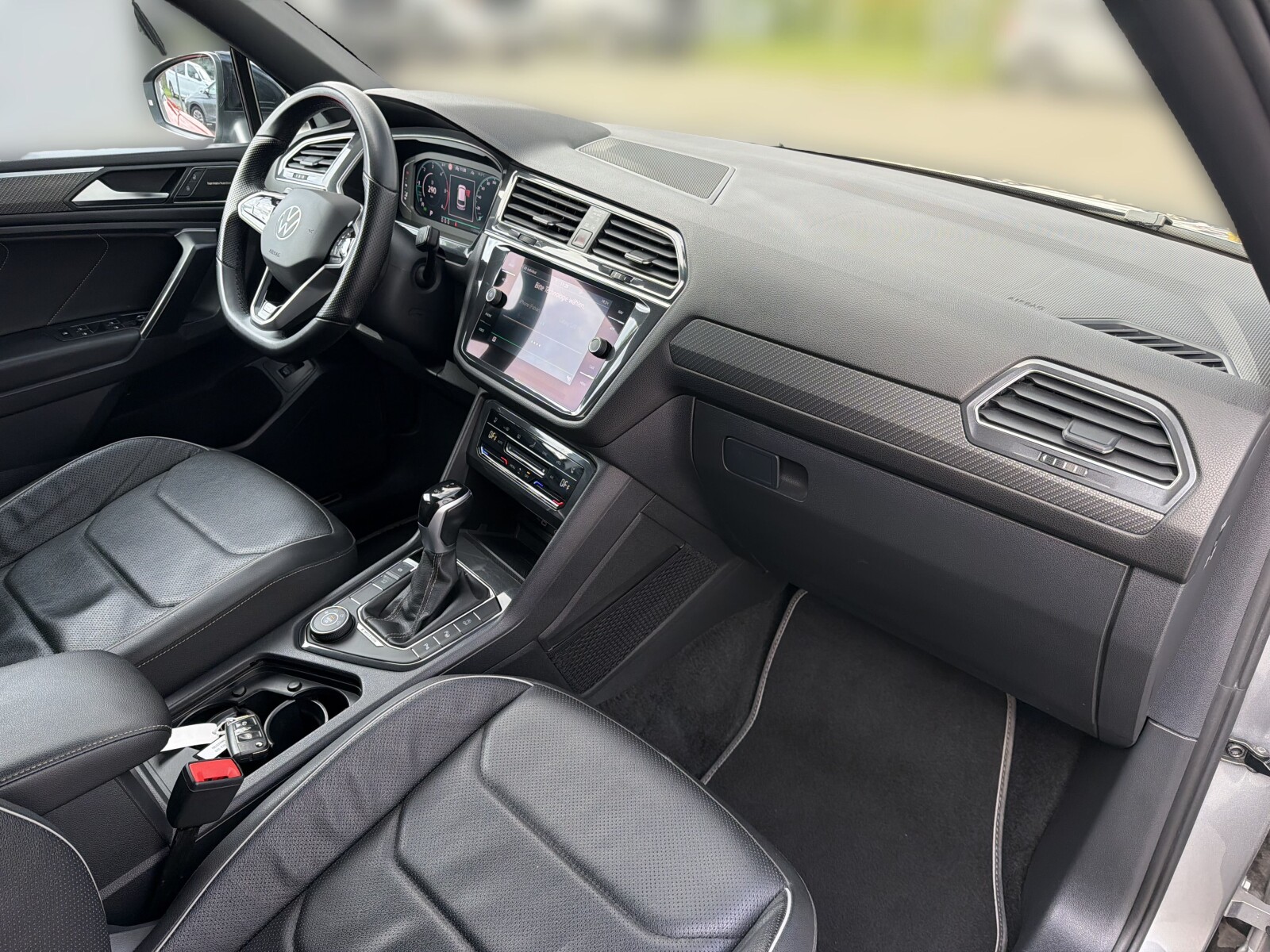 Volkswagen Tiguan Allspace - zdjęcie 12