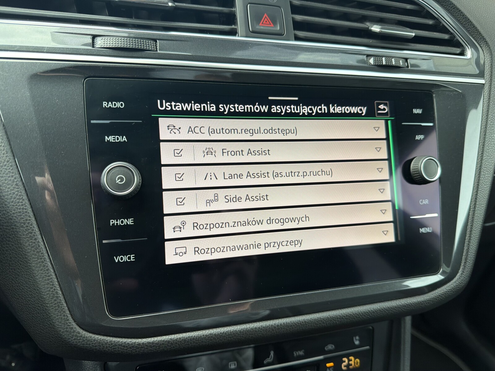 Volkswagen Tiguan Allspace - zdjęcie 33