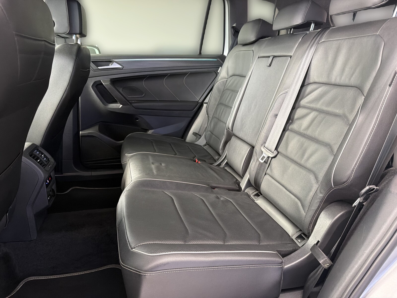 Volkswagen Tiguan Allspace - zdjęcie 16