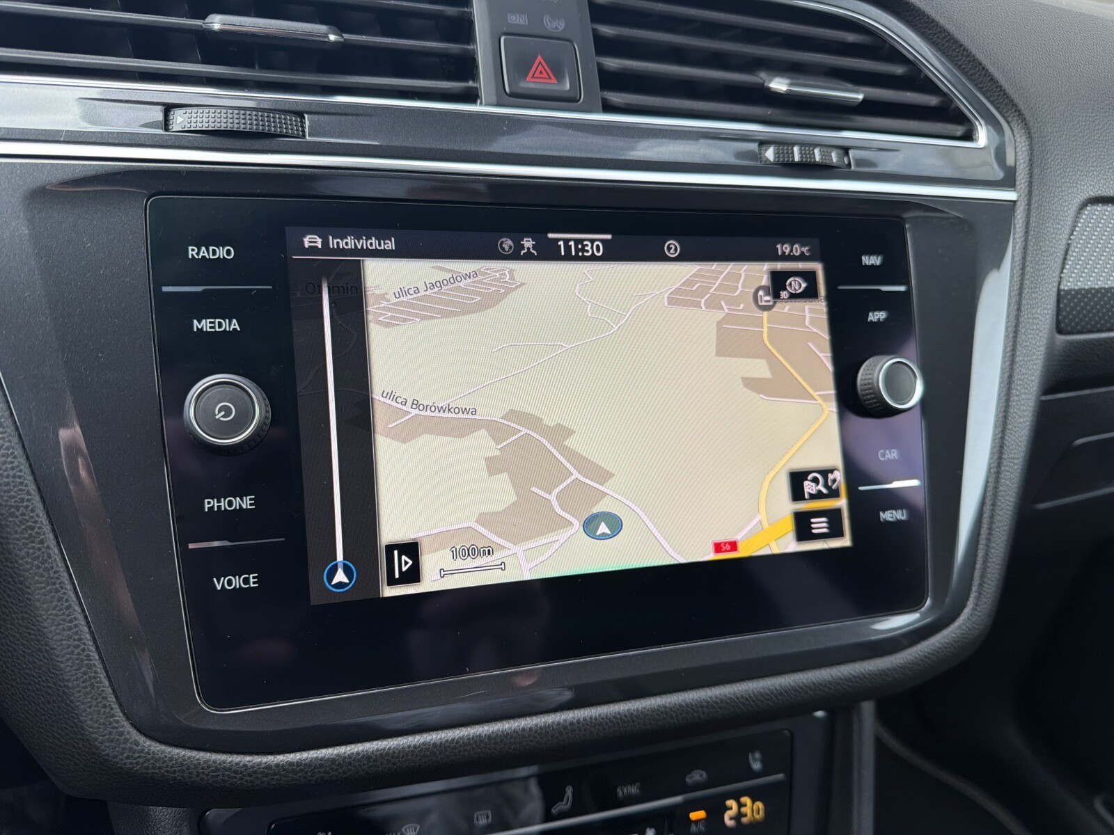 Volkswagen Tiguan Allspace - zdjęcie 34