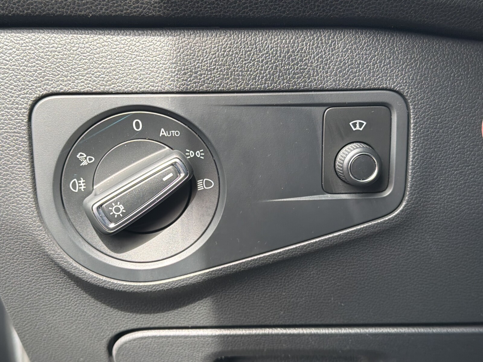 Volkswagen Tiguan Allspace - zdjęcie 23