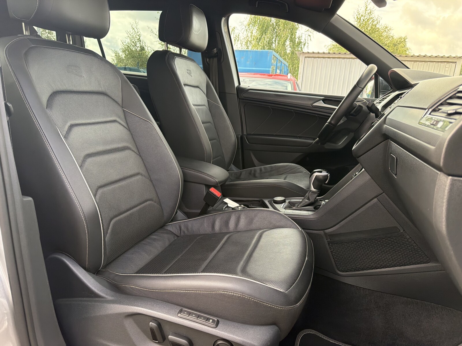 Volkswagen Tiguan Allspace - zdjęcie 13