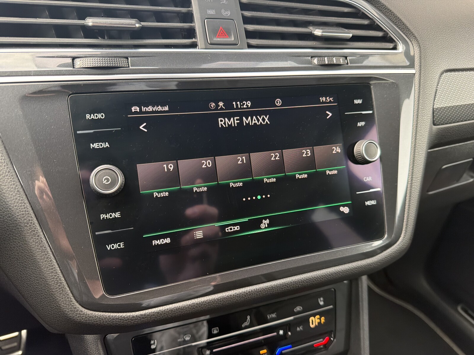 Volkswagen Tiguan Allspace - zdjęcie 26