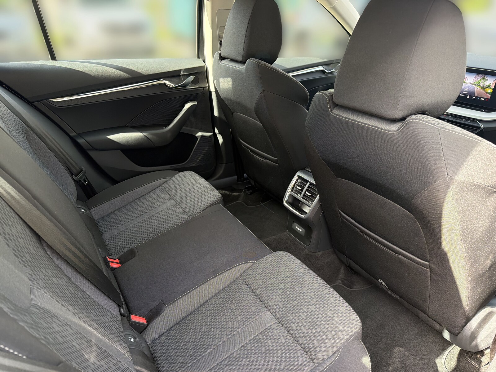 Škoda Octavia Combi - zdjęcie 14