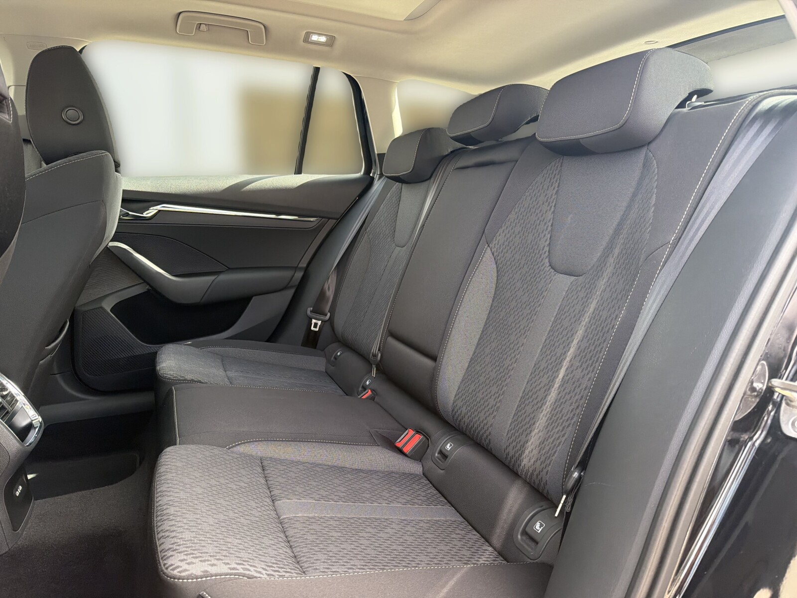 Škoda Octavia Combi - zdjęcie 13