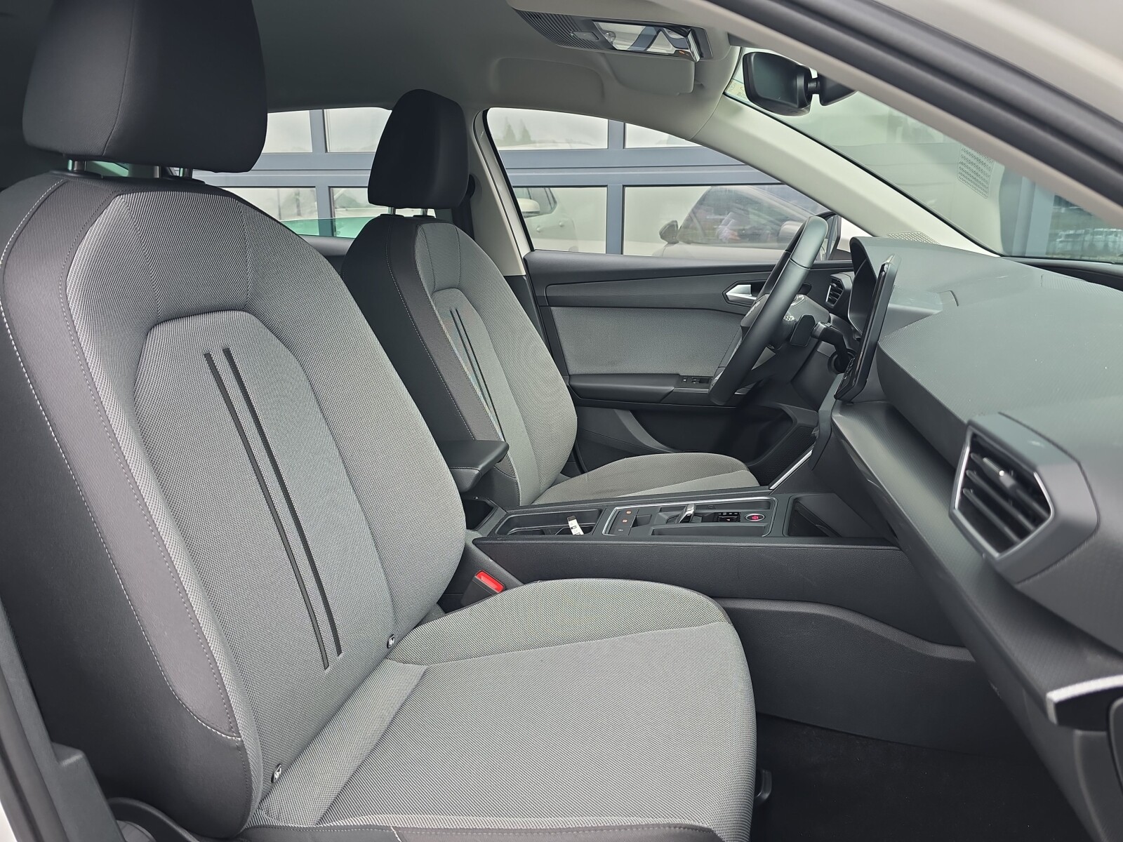 Seat Leon - zdjęcie 24