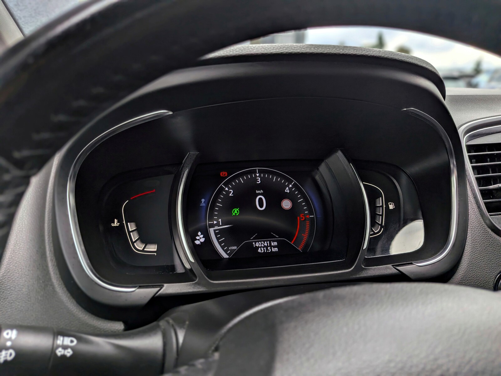 Renault Grand Scenic - zdjęcie 25