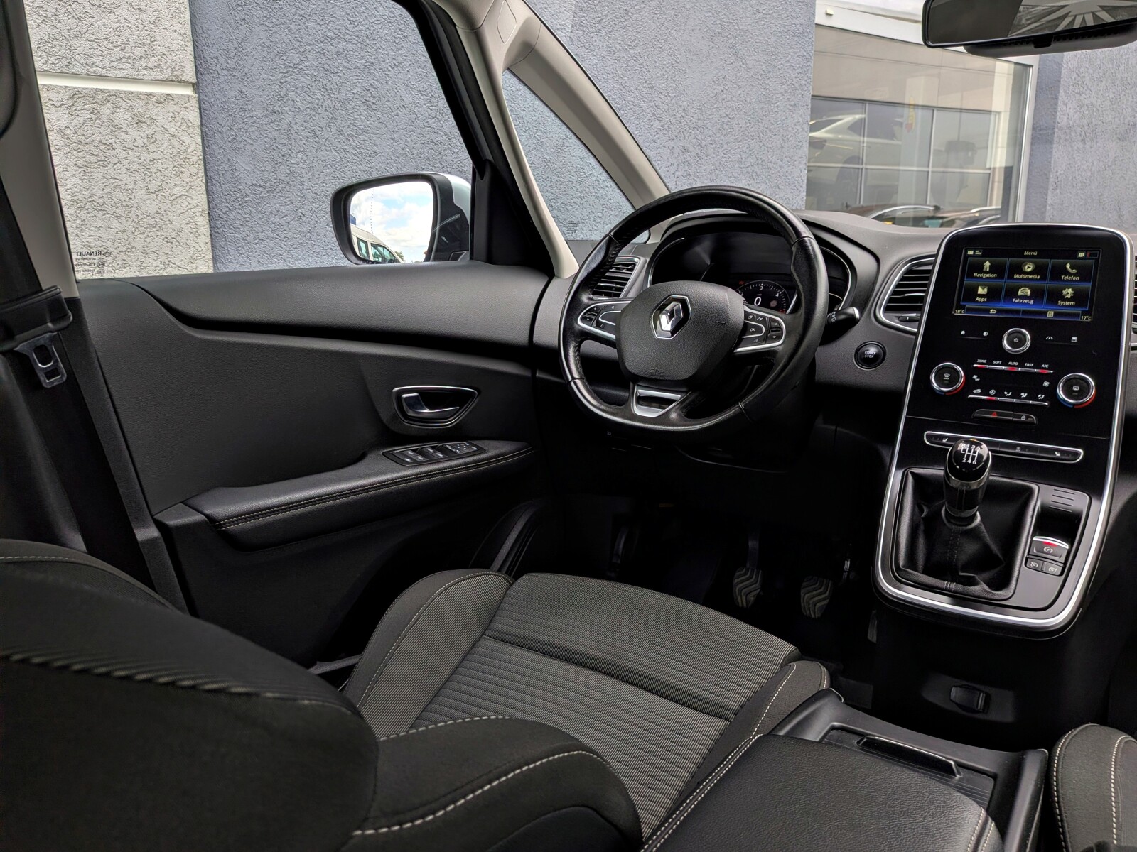 Renault Grand Scenic - zdjęcie 15