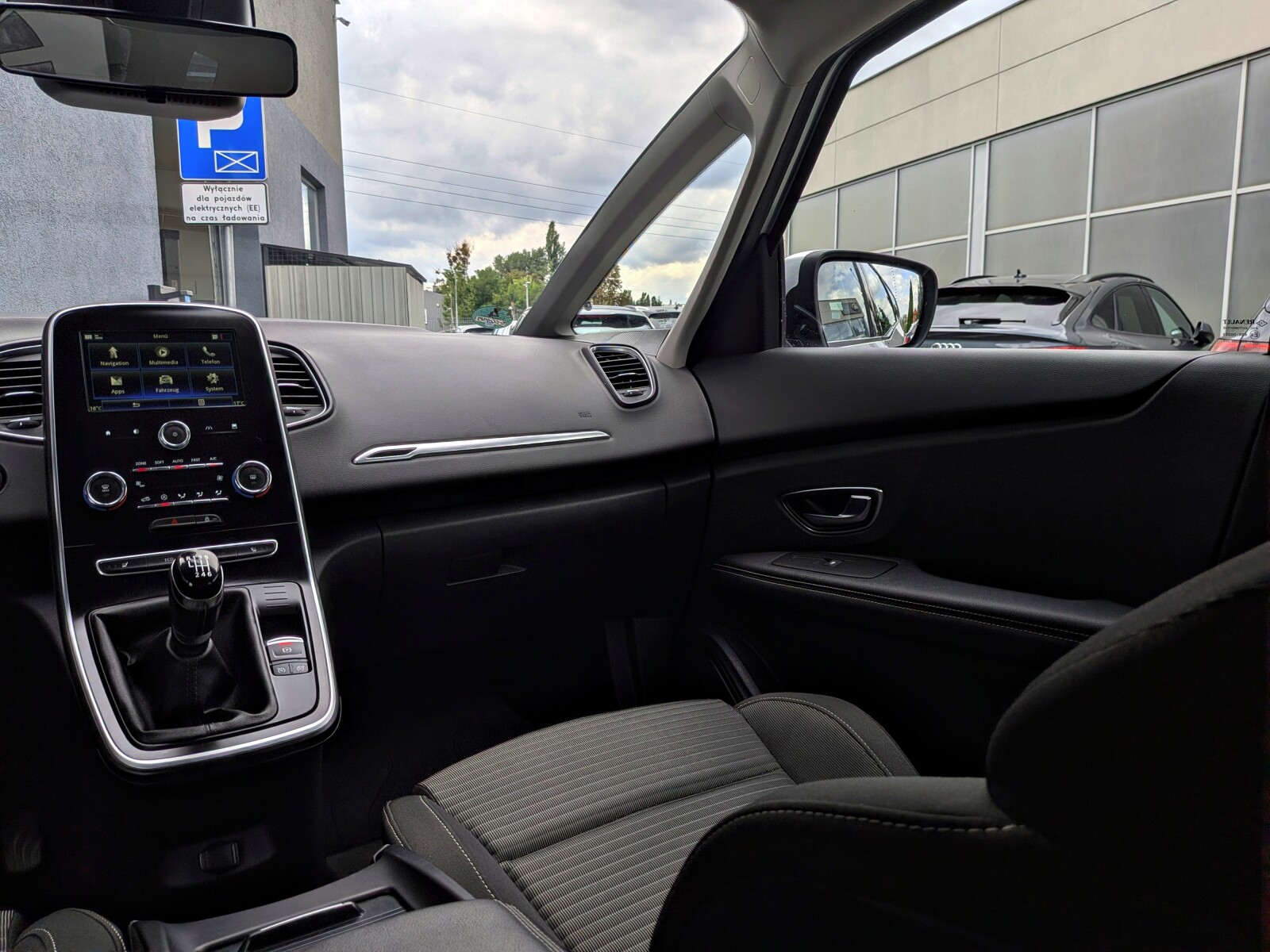 Renault Grand Scenic - zdjęcie 16
