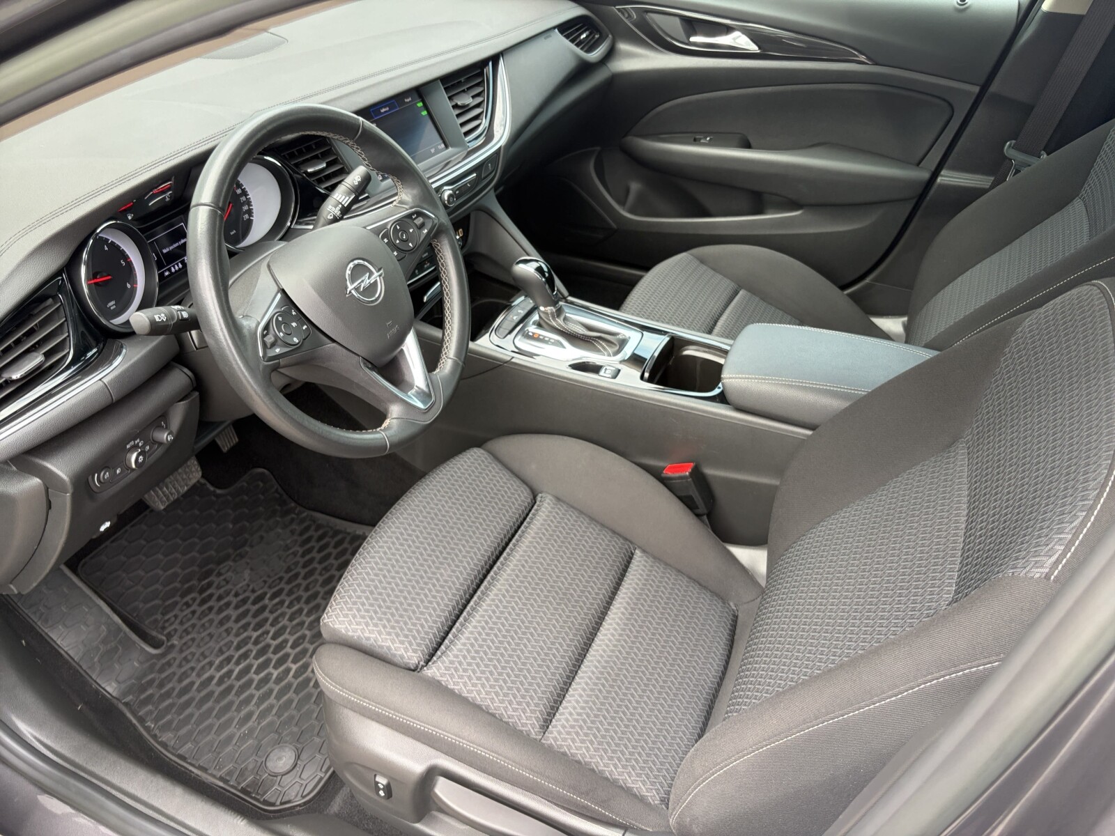 Opel Insignia - zdjęcie 40