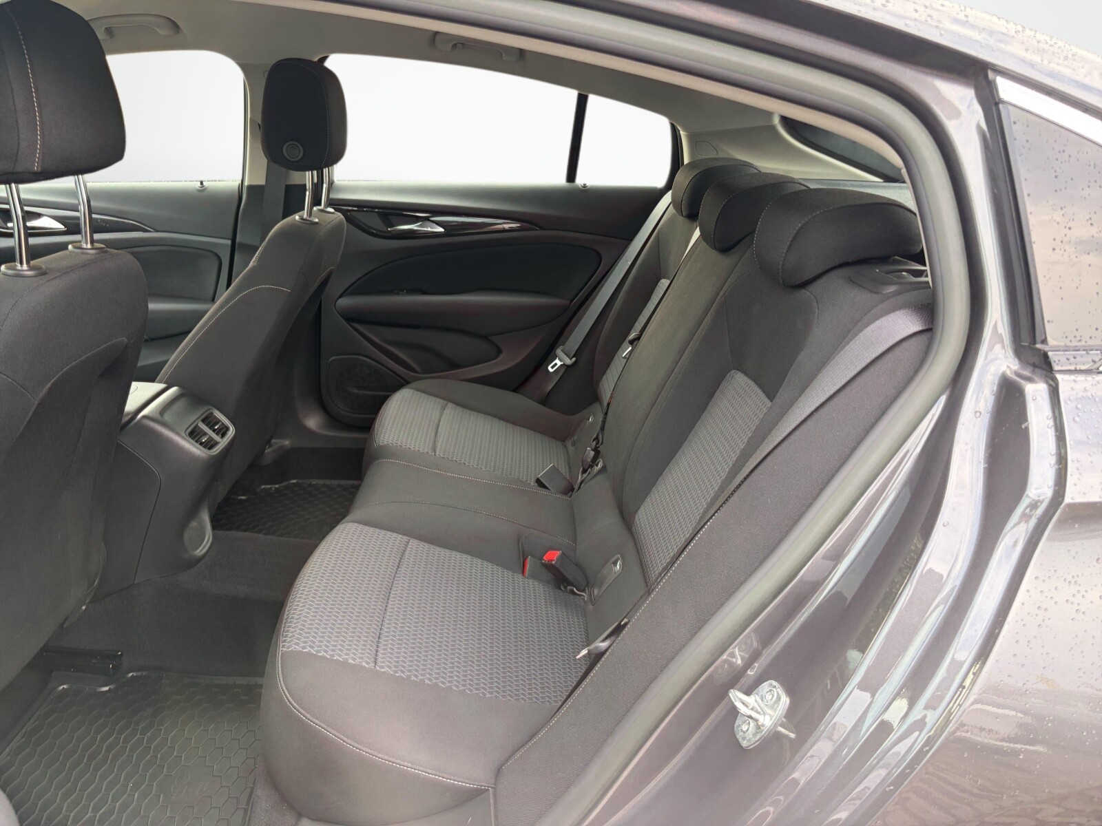 Opel Insignia - zdjęcie 28