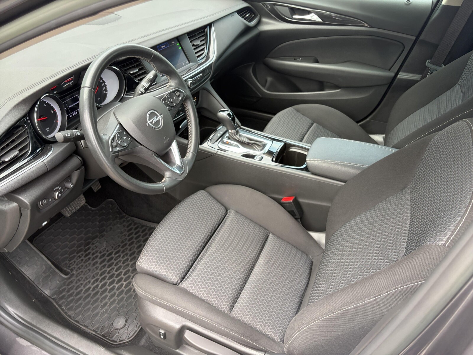 Opel Insignia - zdjęcie 9
