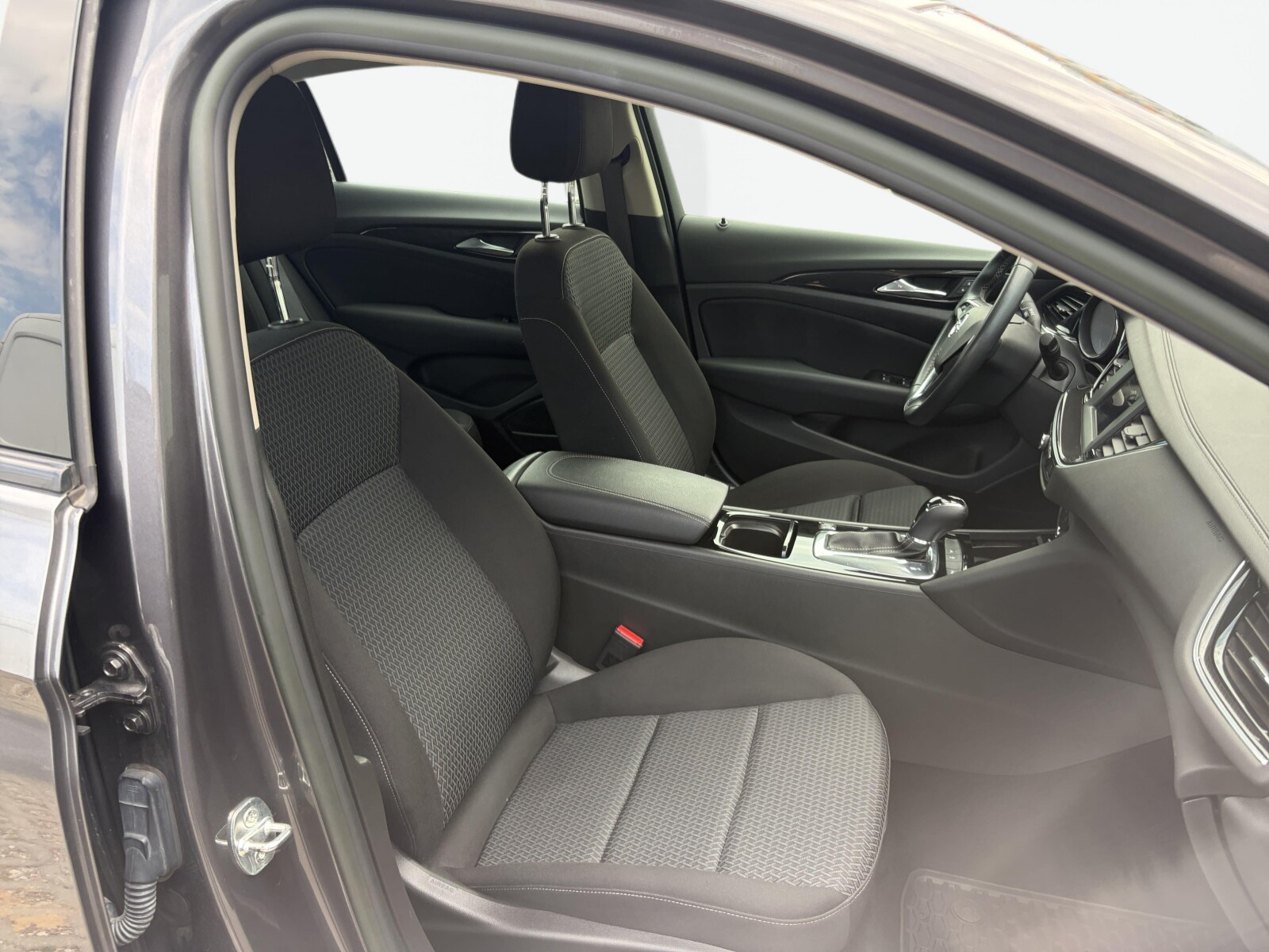 Opel Insignia - zdjęcie 12