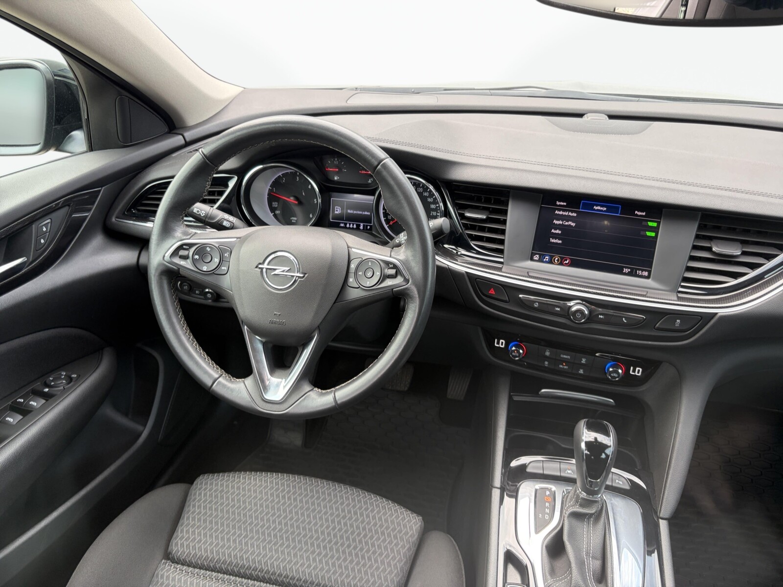 Opel Insignia - zdjęcie 11
