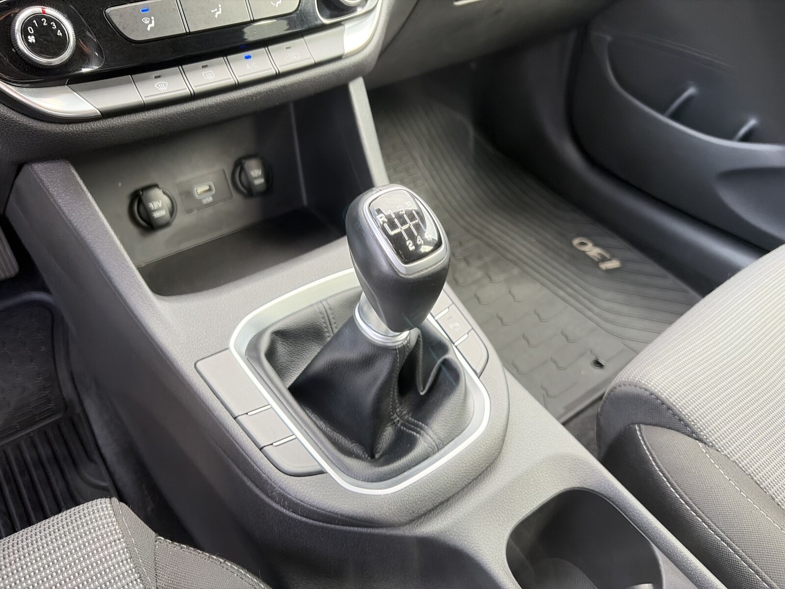 Hyundai i30 - zdjęcie 14