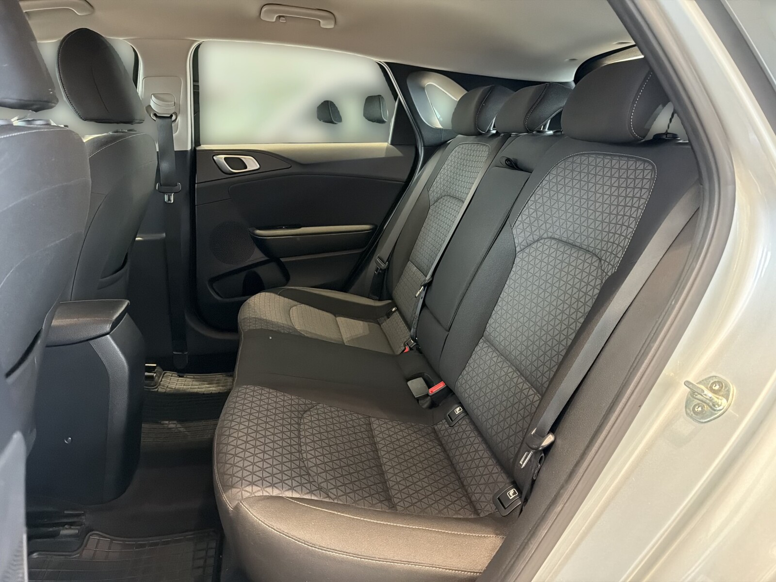 Kia Ceed - zdjęcie 22
