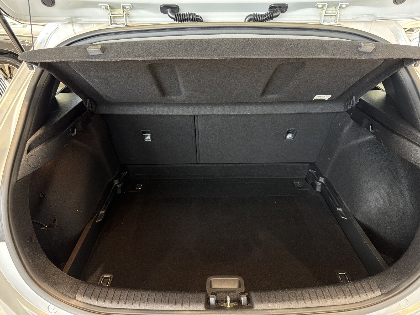 Kia Ceed - zdjęcie 23