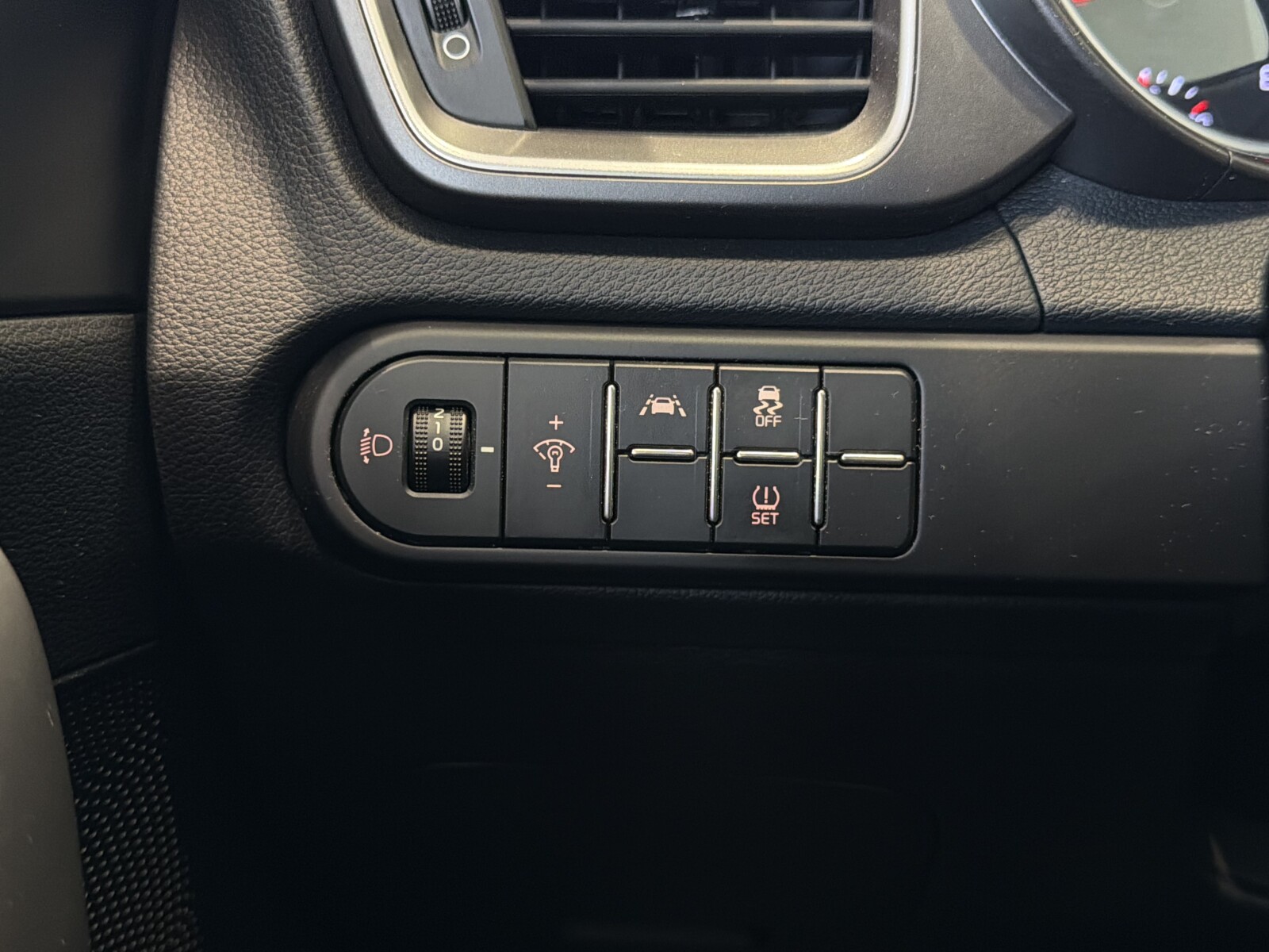 Kia Ceed - zdjęcie 15