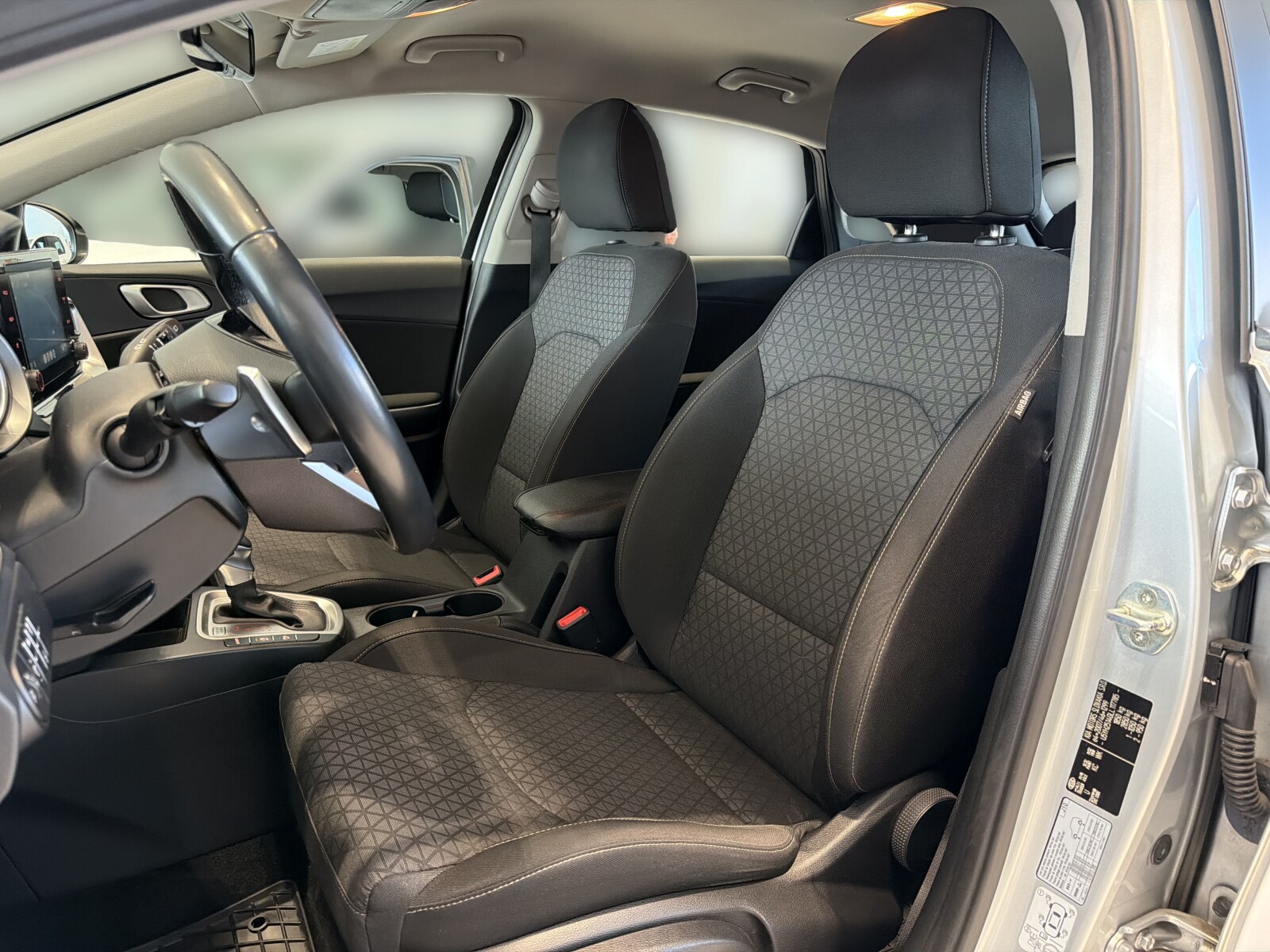 Kia Ceed - zdjęcie 11