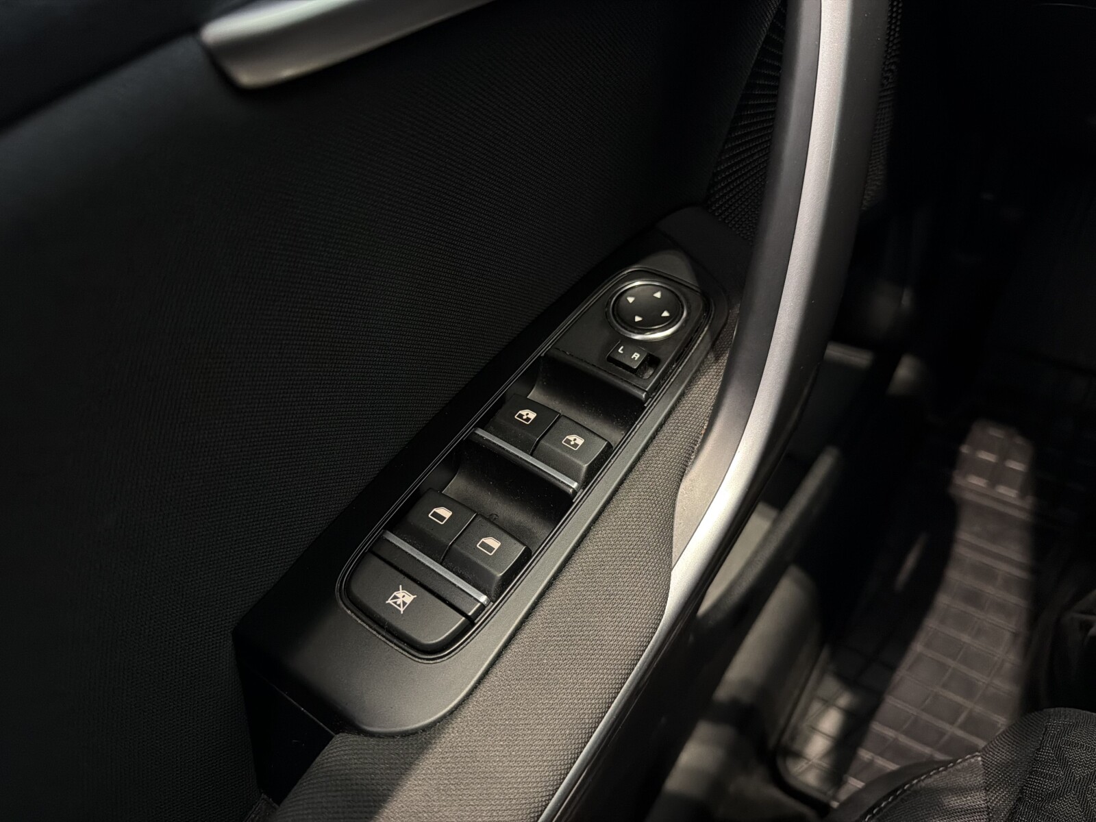 Kia Ceed - zdjęcie 16