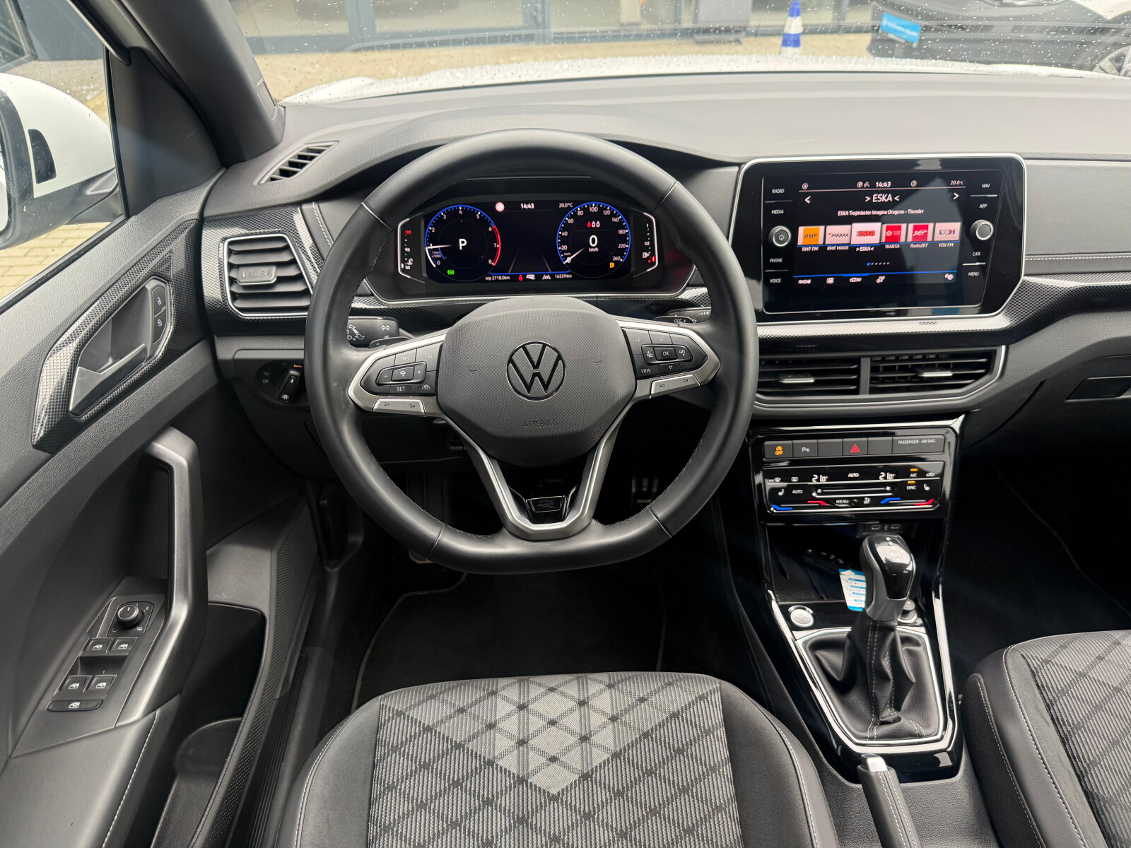 Volkswagen T-Cross - zdjęcie 10