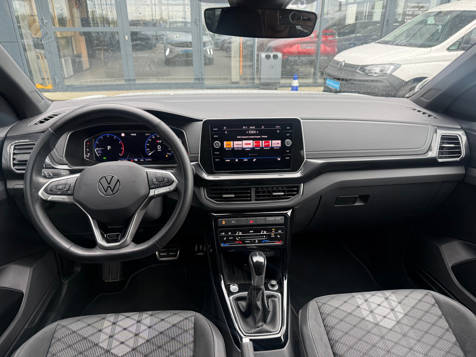 Volkswagen T-Cross - zdjęcie 9