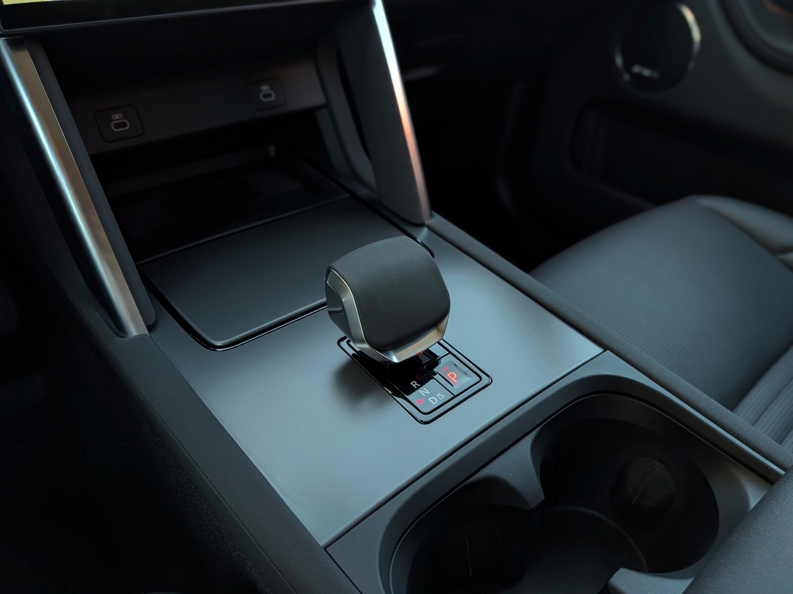Land Rover Discovery Sport - zdjęcie 35