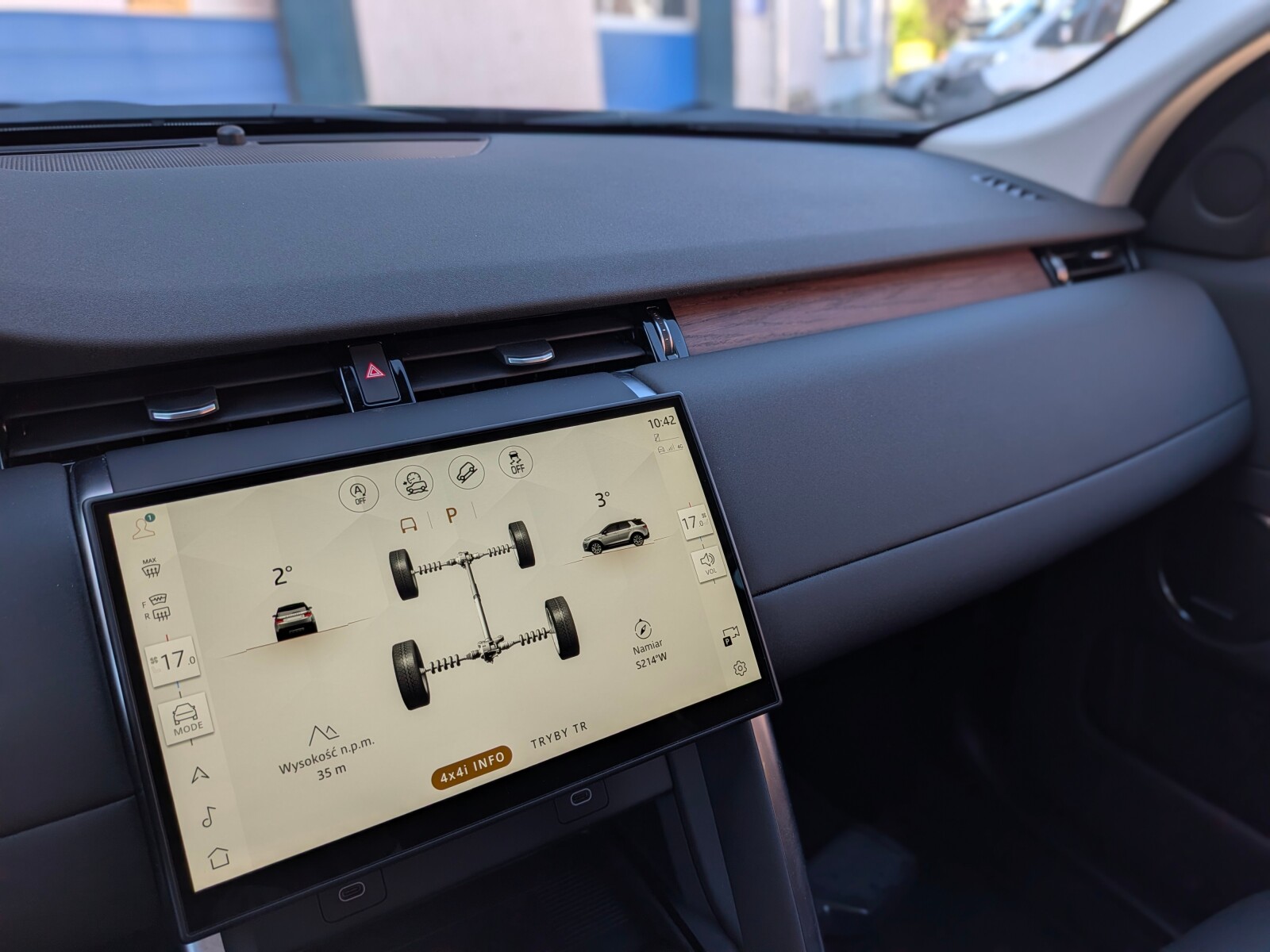 Land Rover Discovery Sport - zdjęcie 34