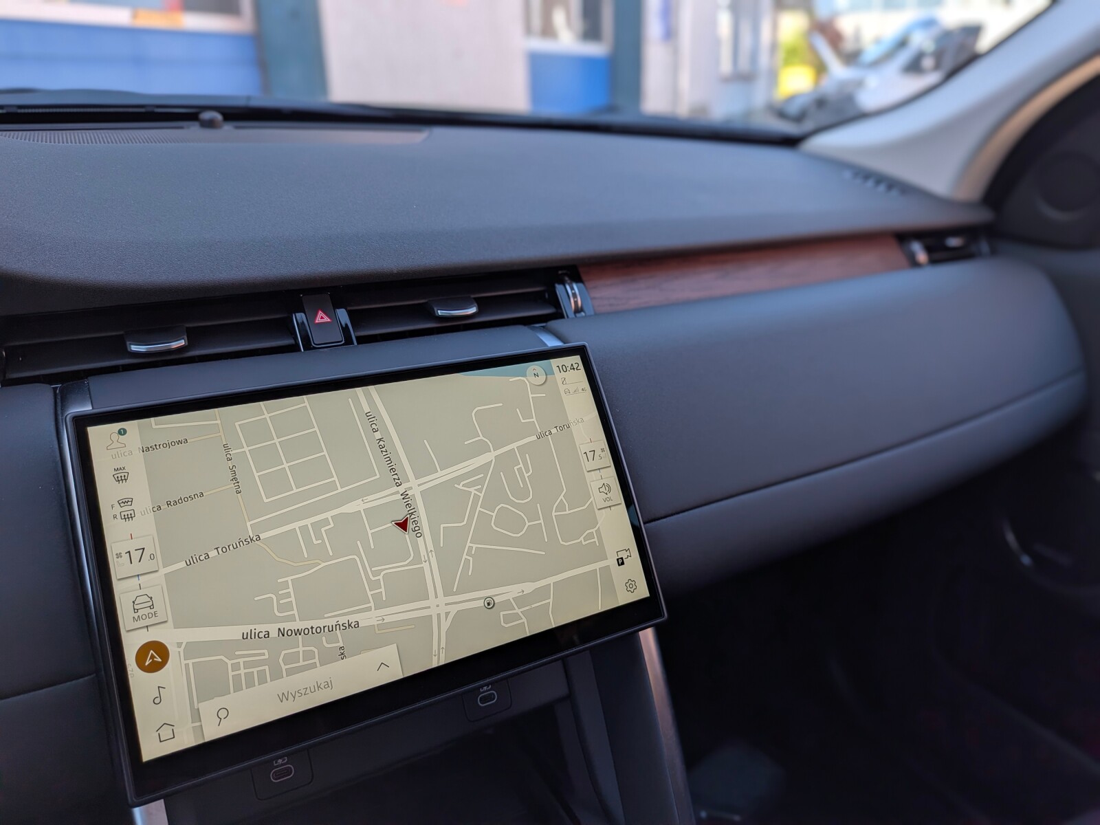 Land Rover Discovery Sport - zdjęcie 31