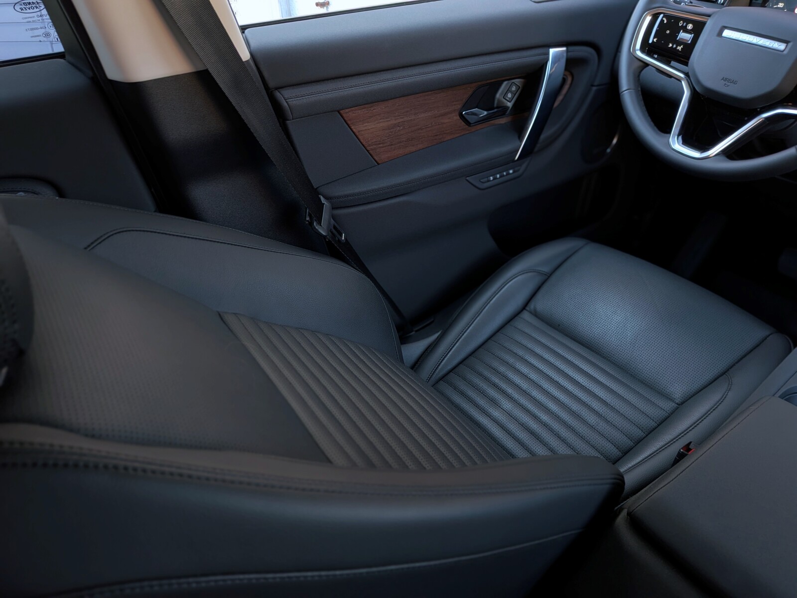 Land Rover Discovery Sport - zdjęcie 11