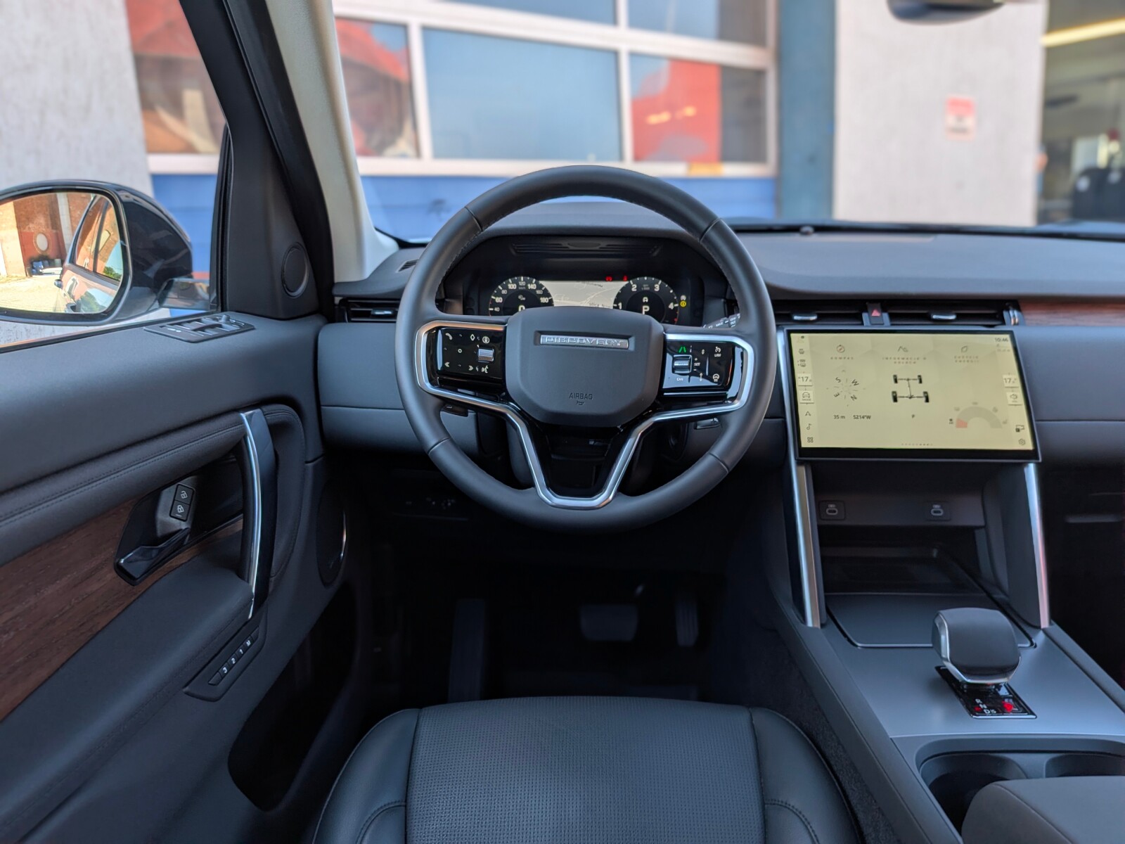 Land Rover Discovery Sport - zdjęcie 19