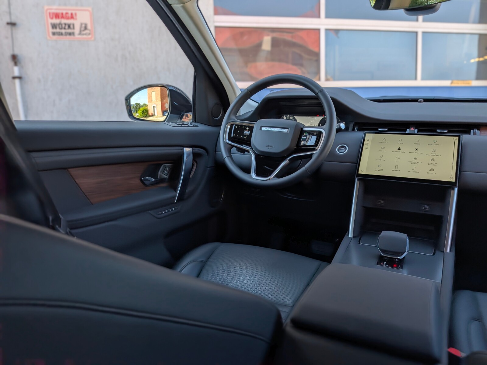 Land Rover Discovery Sport - zdjęcie 15