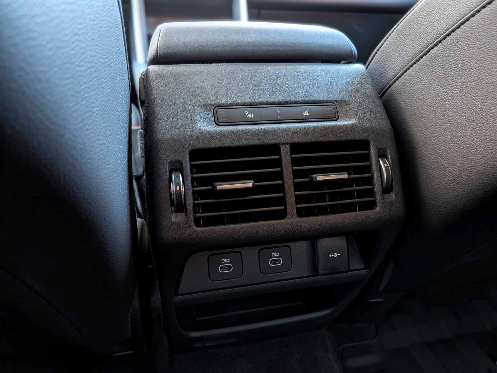 Land Rover Discovery Sport - zdjęcie 36