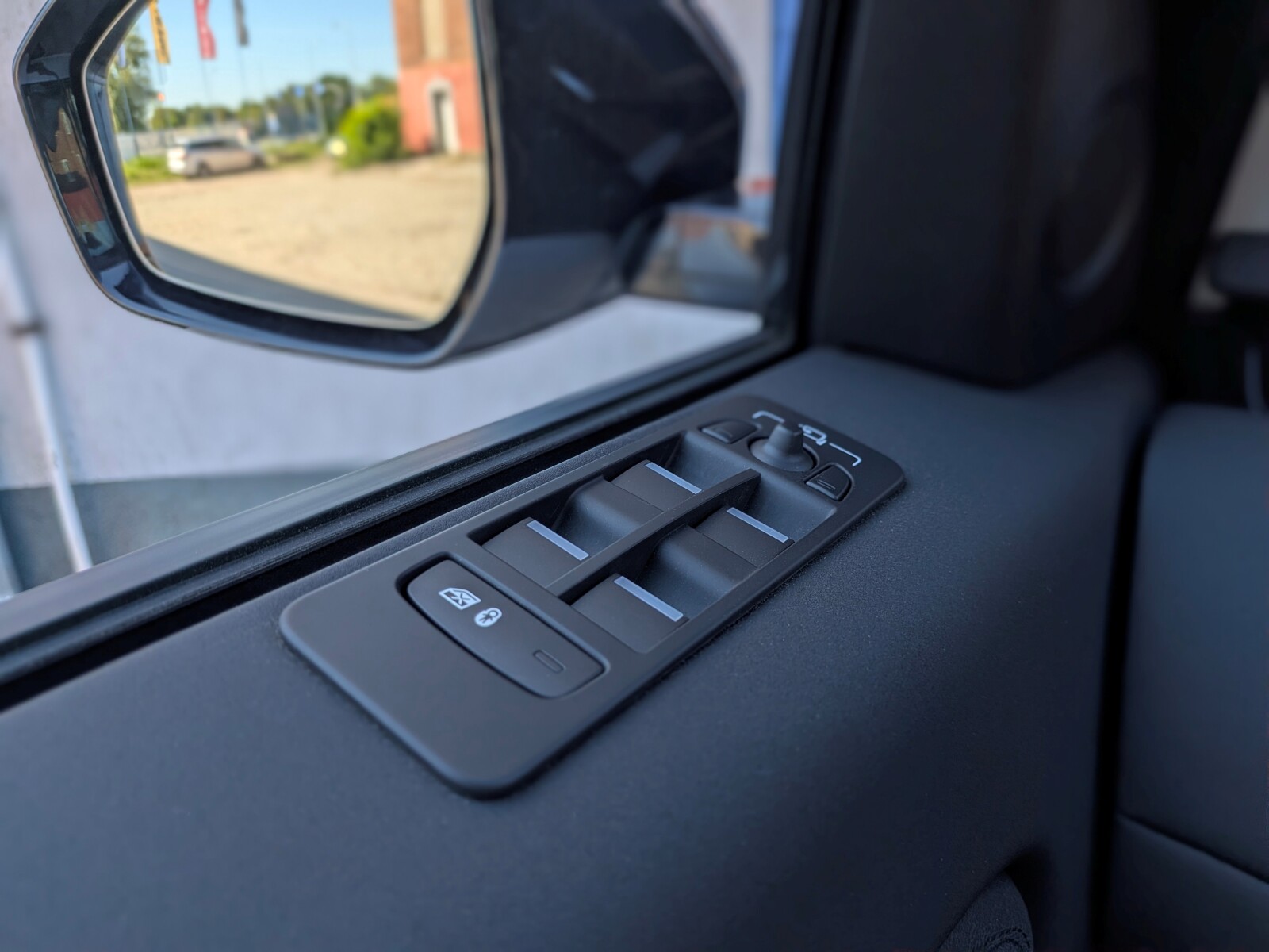 Land Rover Discovery Sport - zdjęcie 26