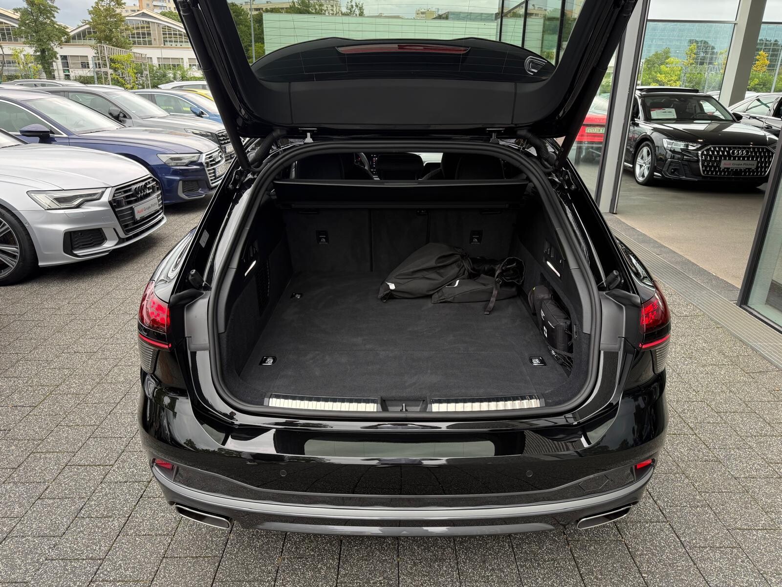 Audi A6 Avant e-hybrid - zdjęcie 19
