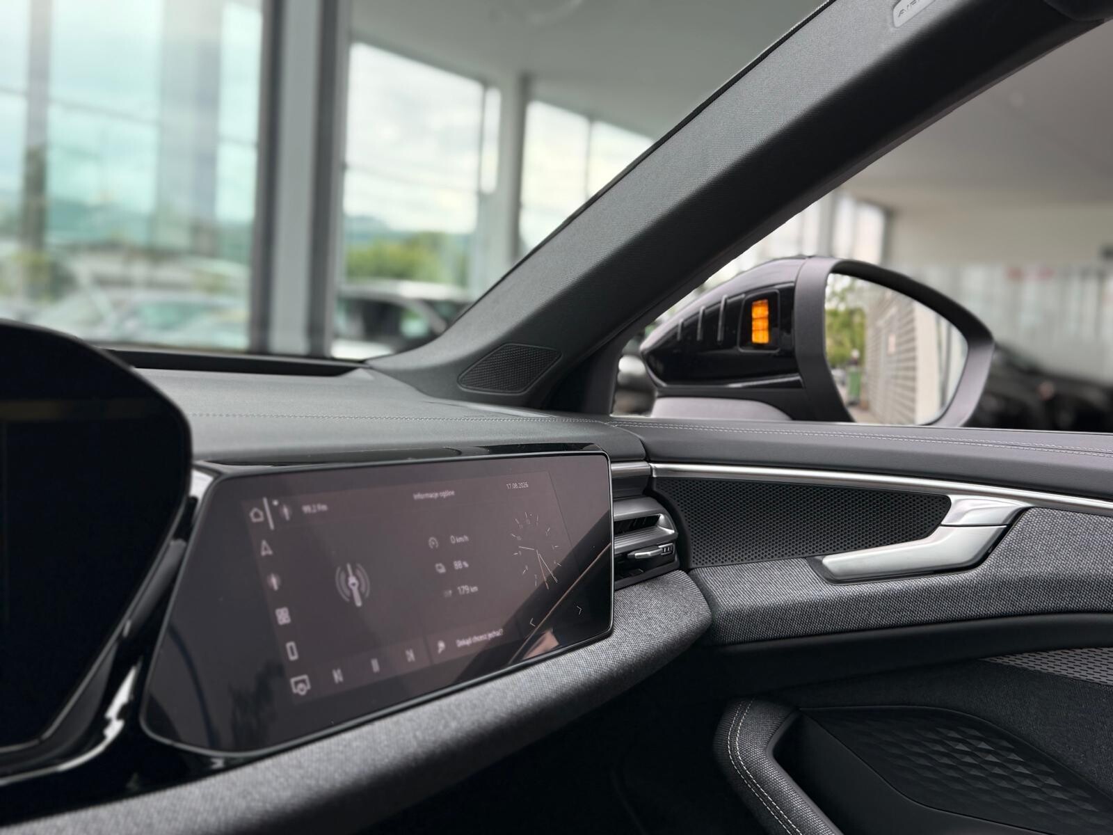 Audi A6 Avant e-hybrid - zdjęcie 39