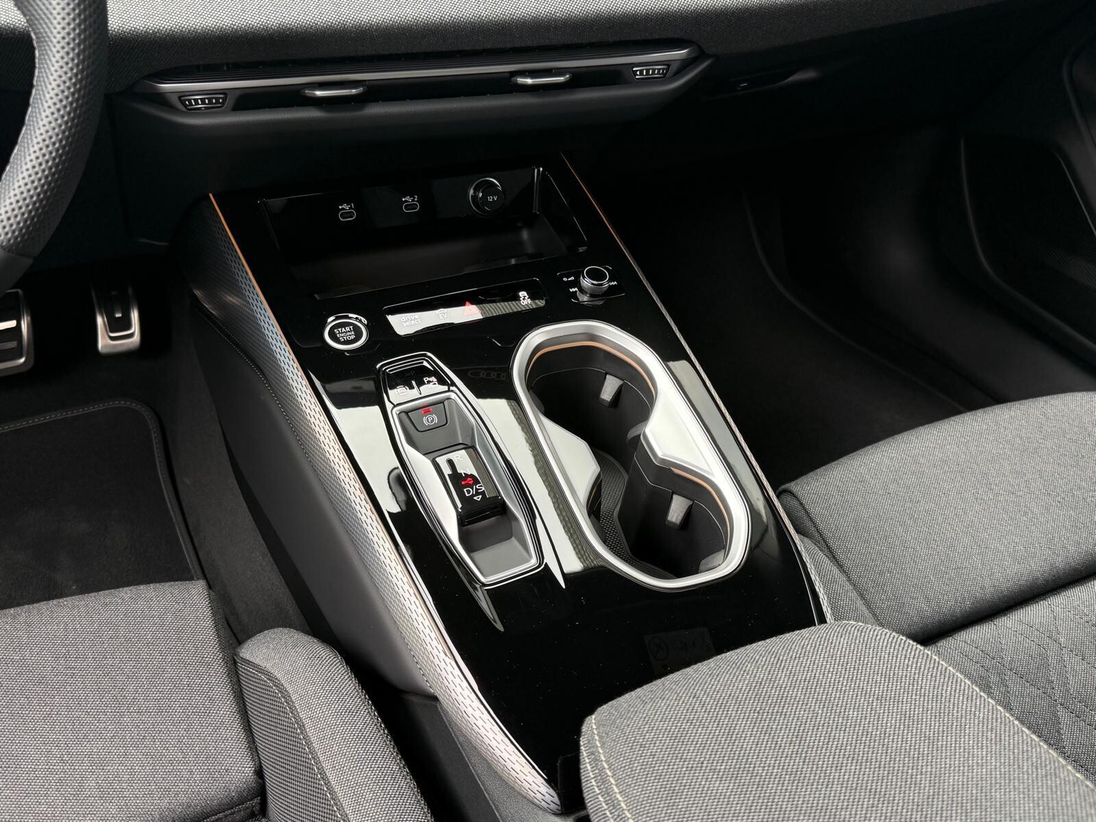 Audi A6 Avant e-hybrid - zdjęcie 28