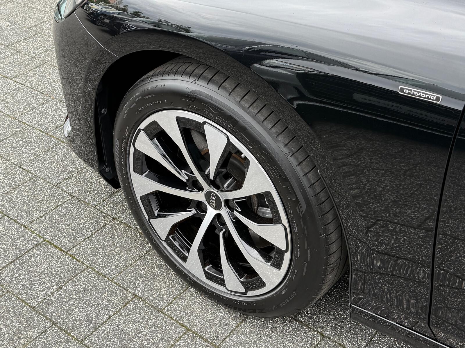 Audi A6 Avant e-hybrid - zdjęcie 12