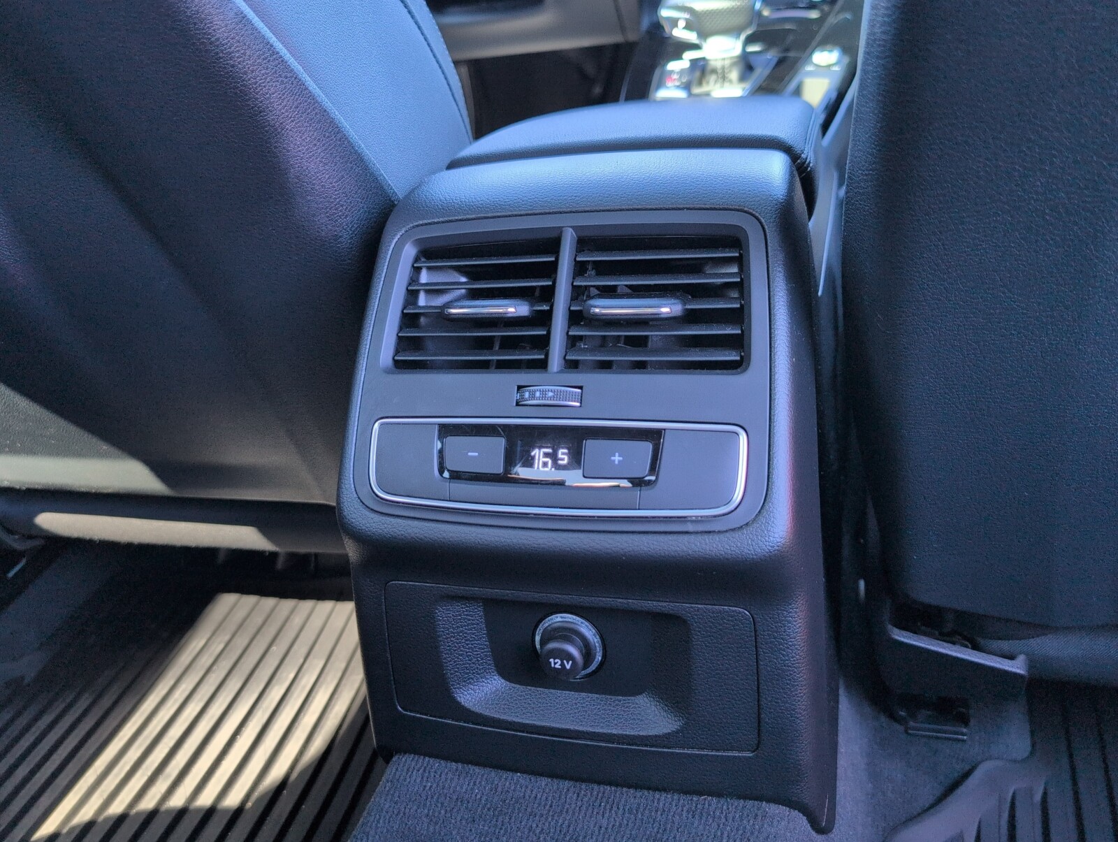 Audi A4 Limousine - zdjęcie 12