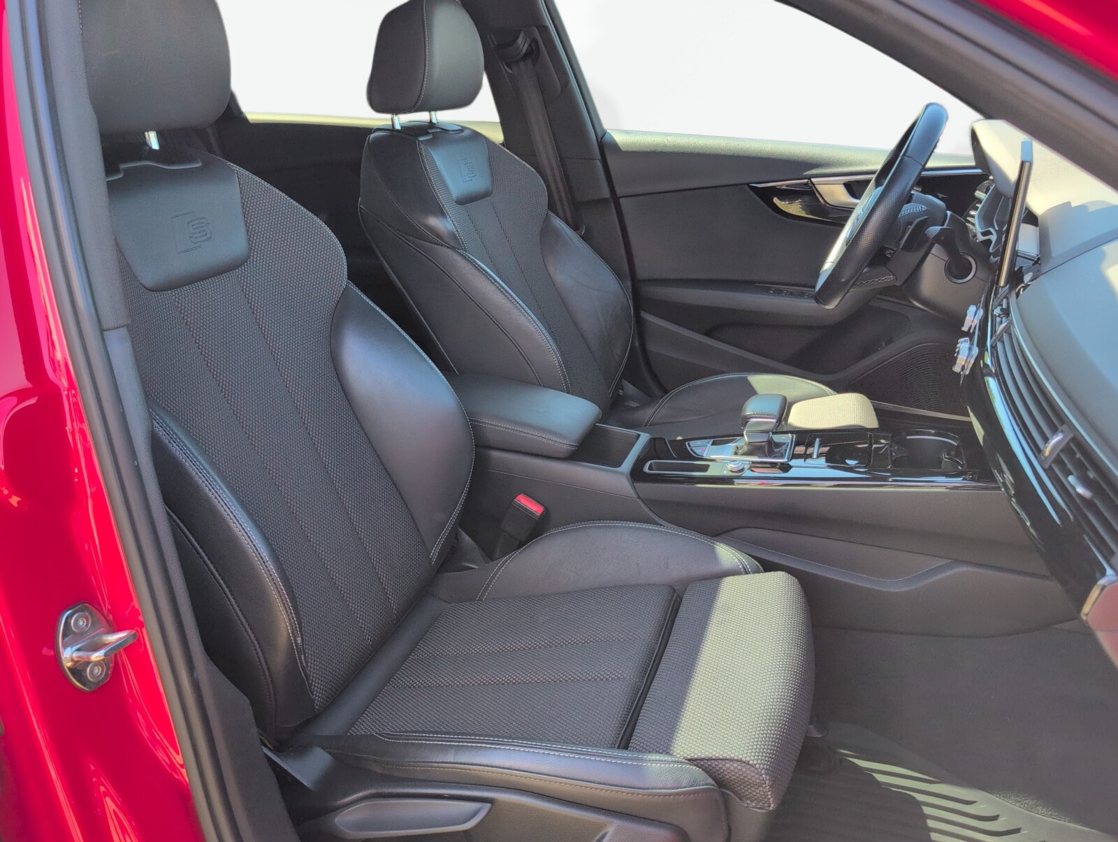 Audi A4 Limousine - zdjęcie 14