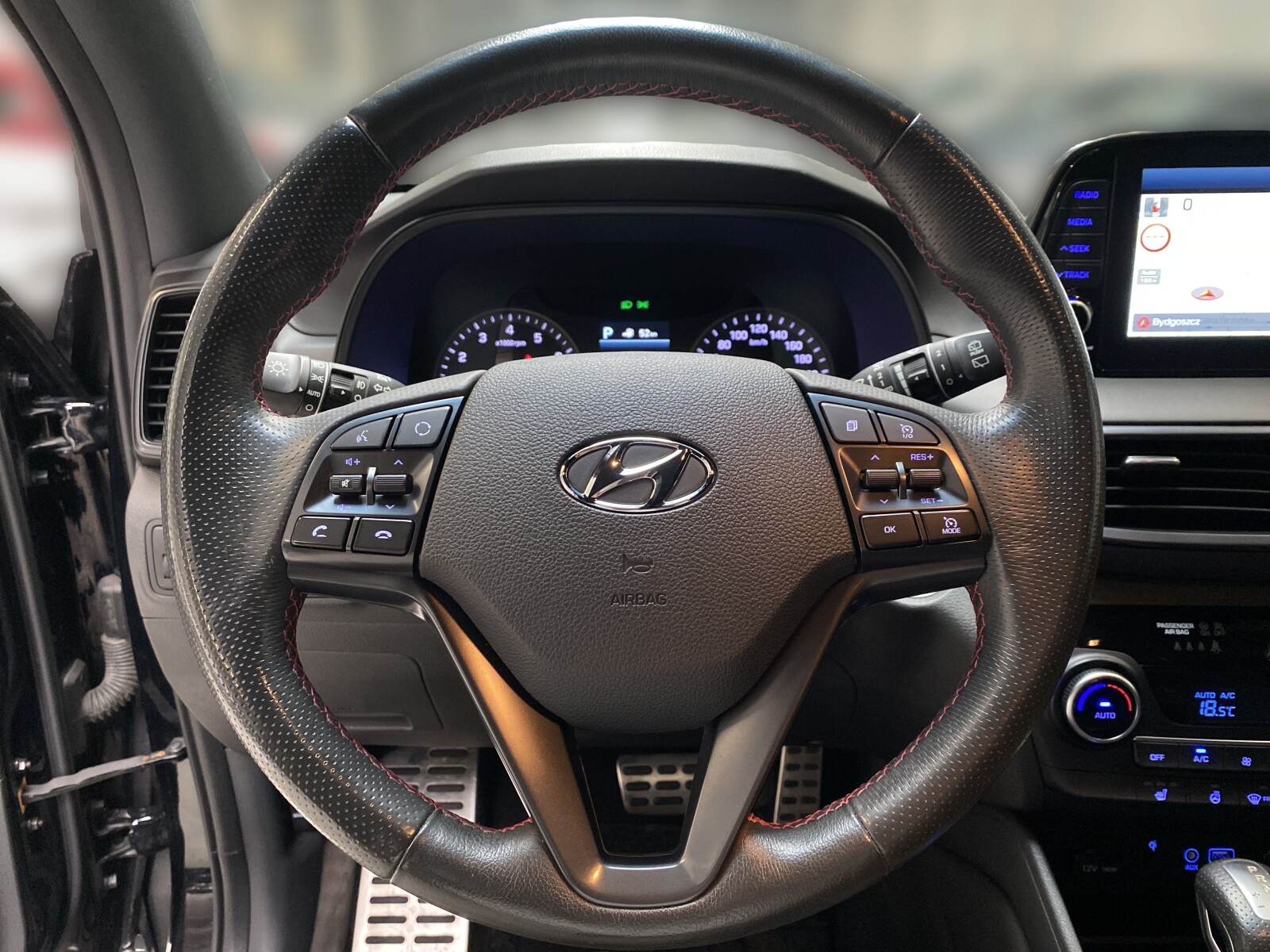 Hyundai Tucson - zdjęcie 20