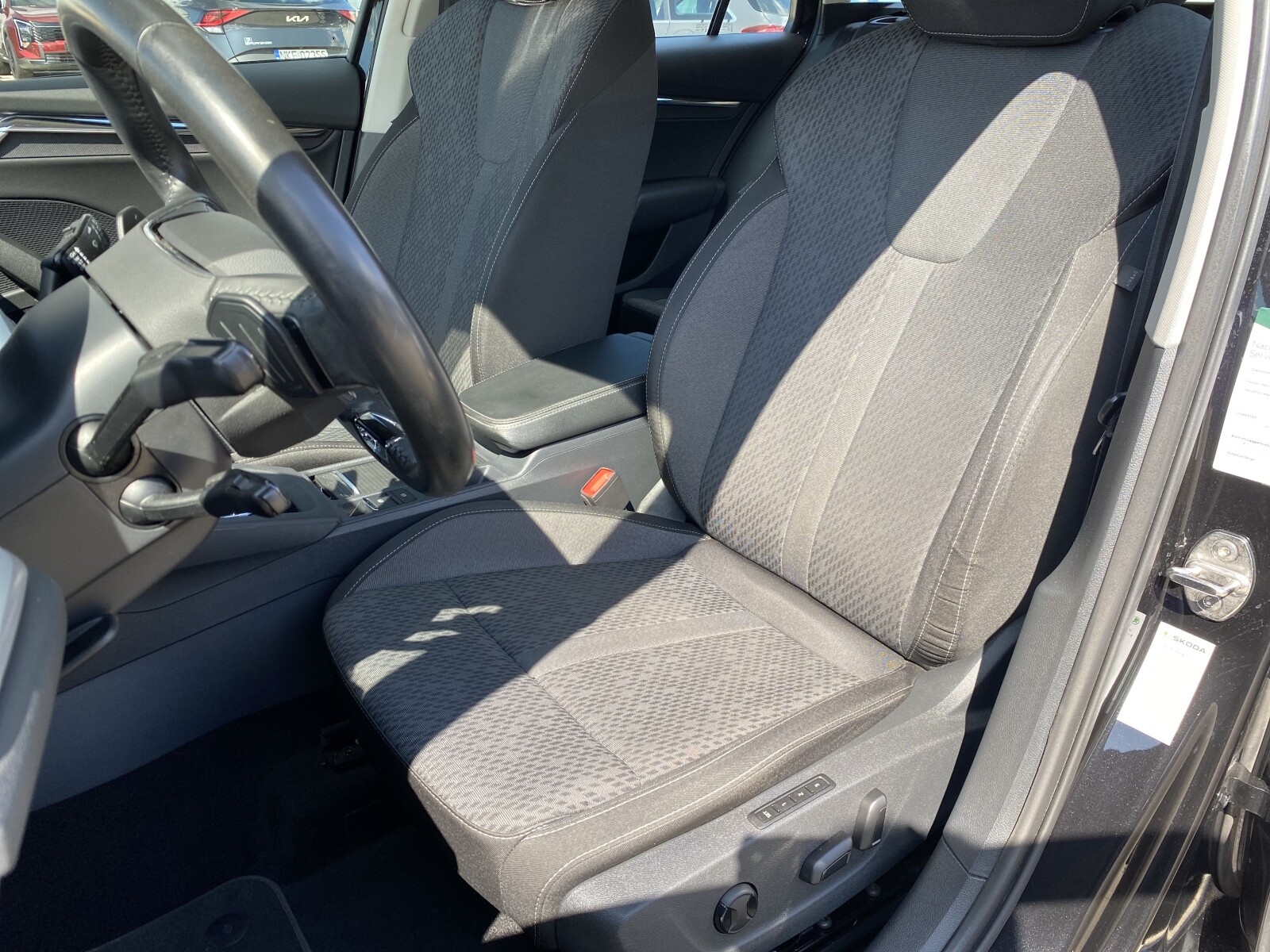 Škoda Octavia Combi - zdjęcie 9