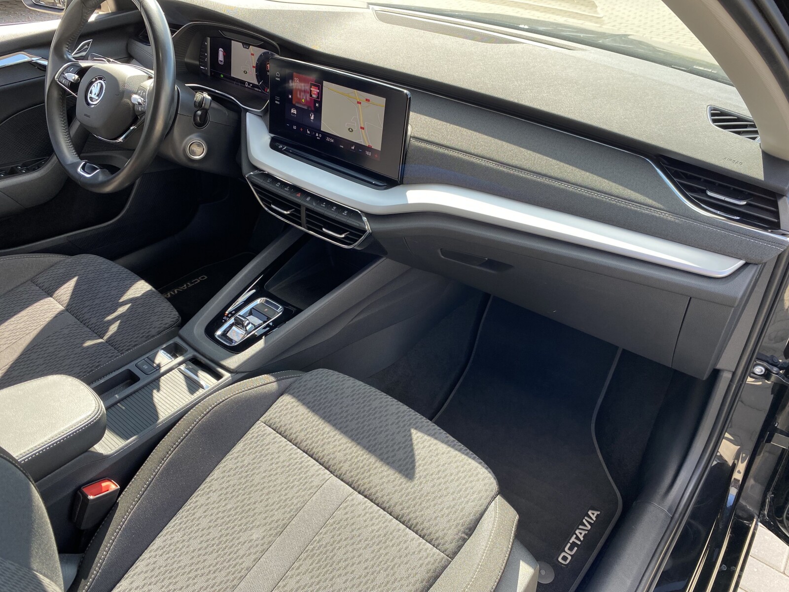 Škoda Octavia Combi - zdjęcie 15