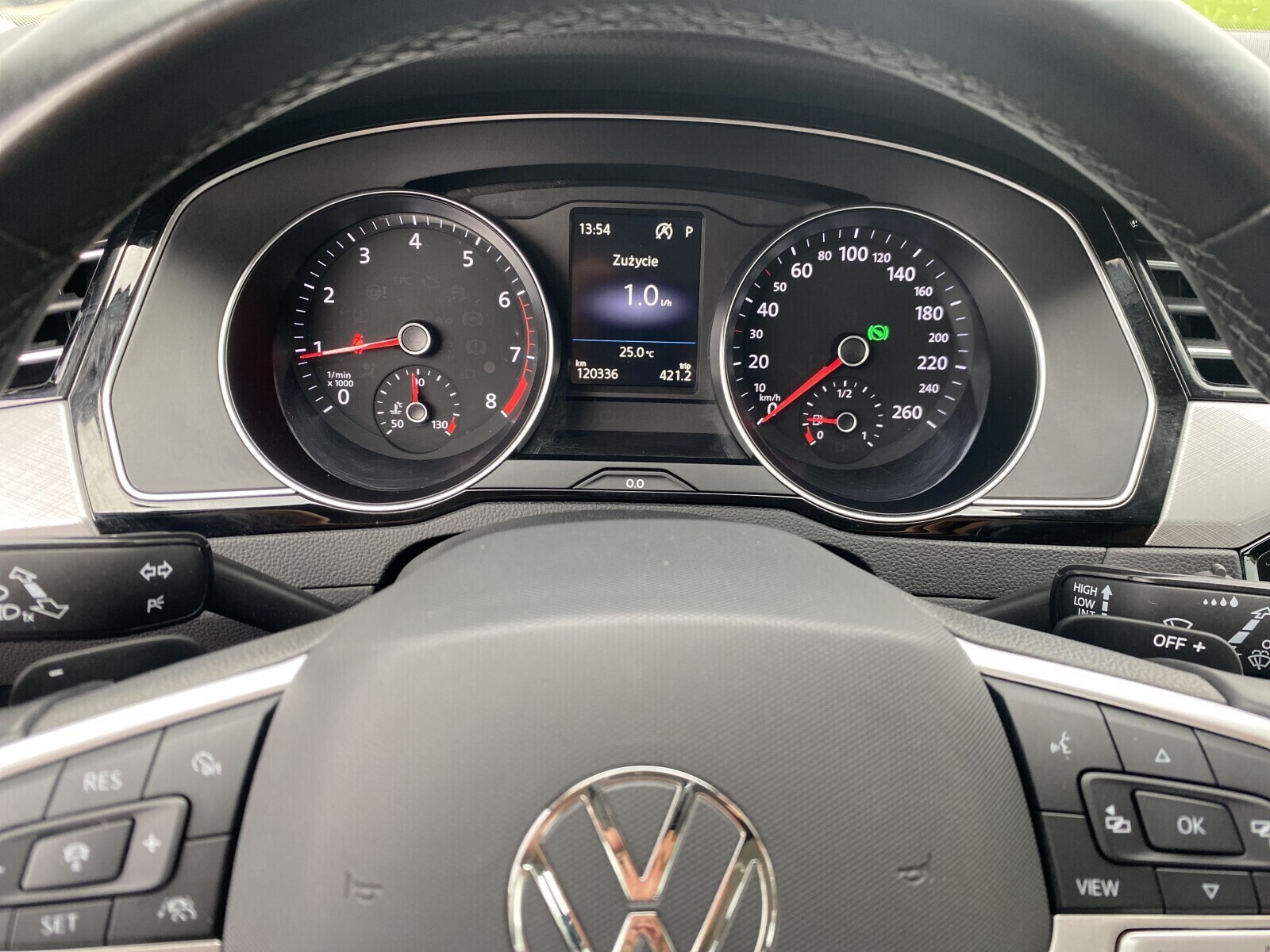 Volkswagen Passat Variant - zdjęcie 21