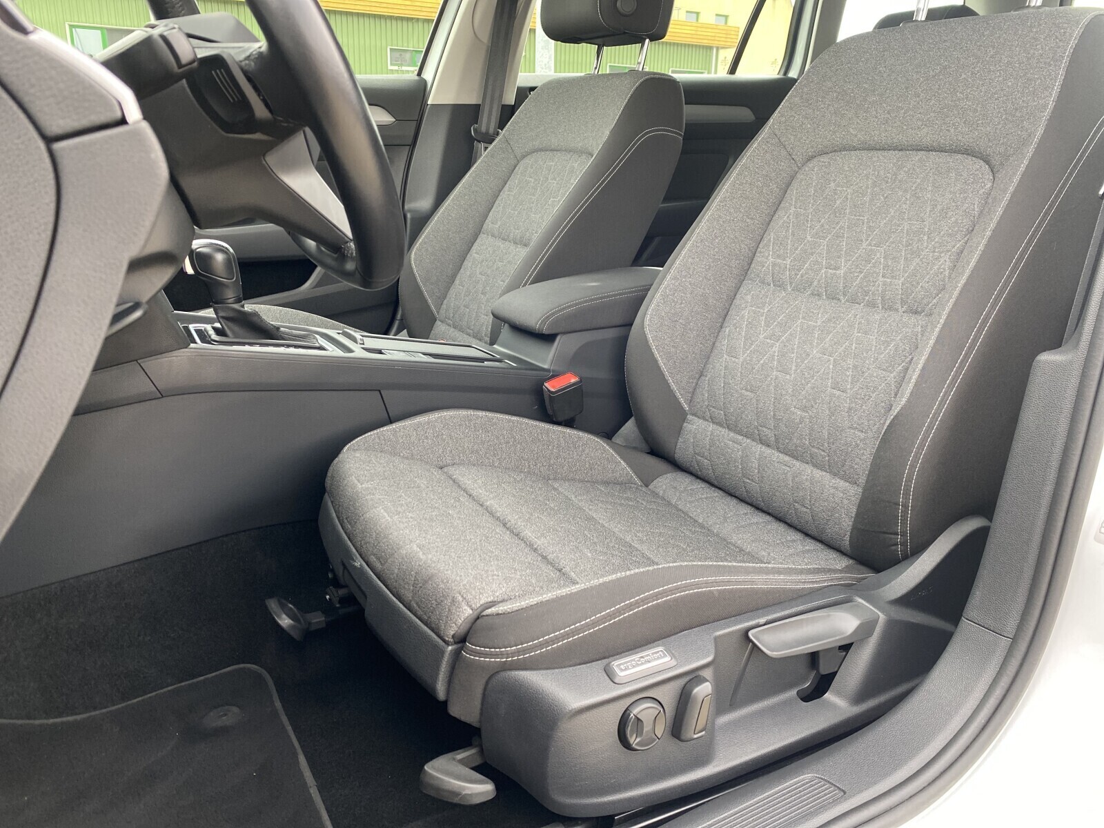 Volkswagen Passat Variant - zdjęcie 9