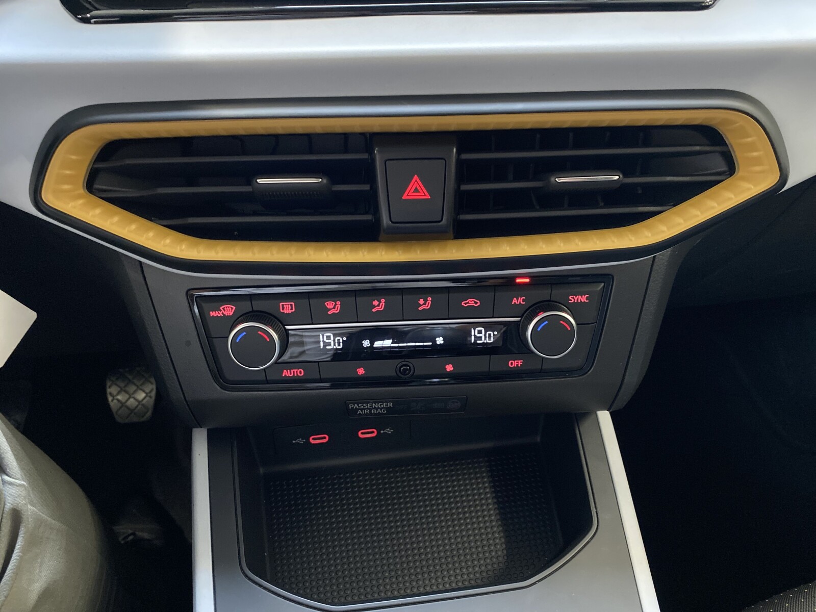 Seat Arona - zdjęcie 12