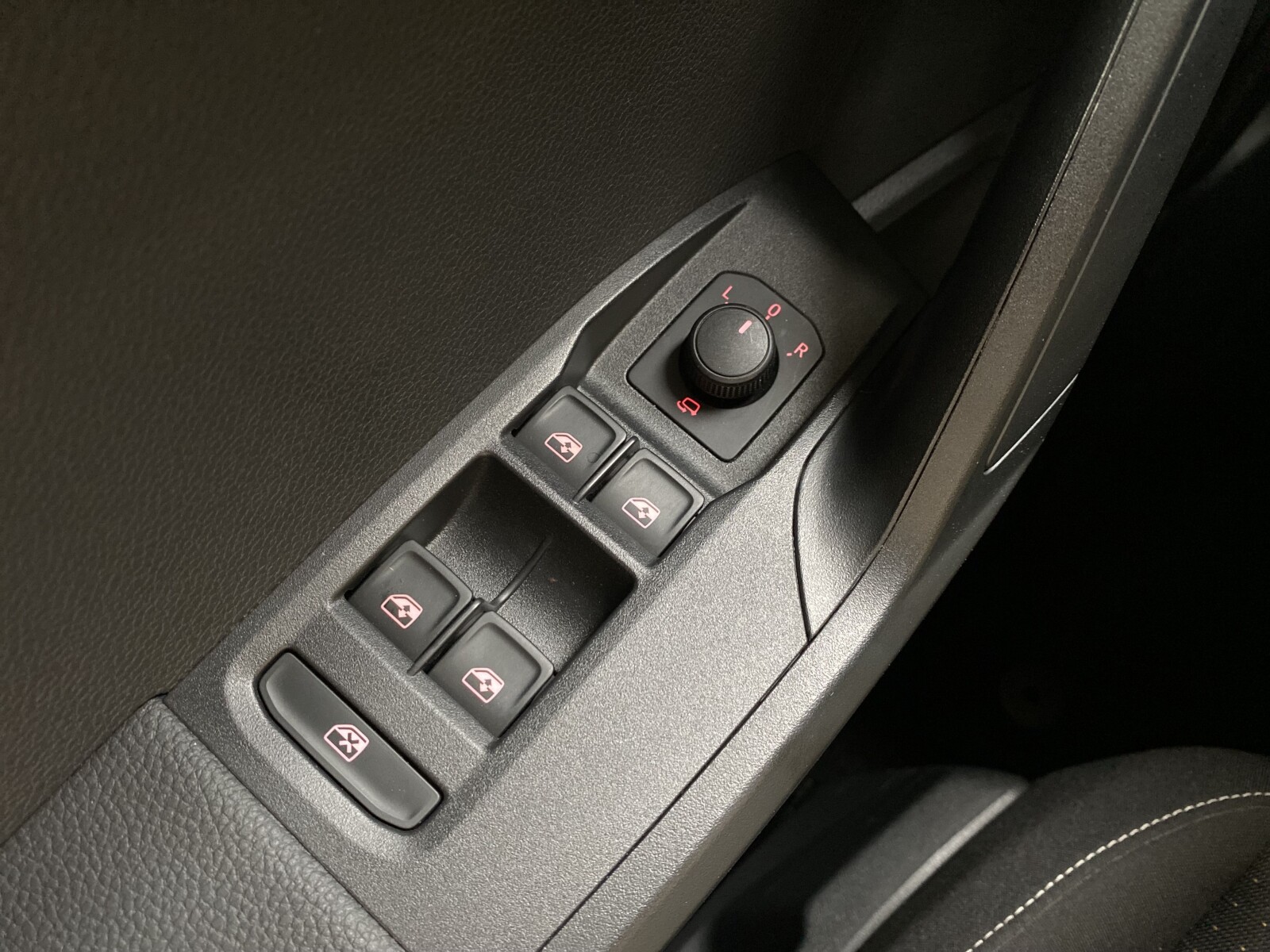 Seat Arona - zdjęcie 22