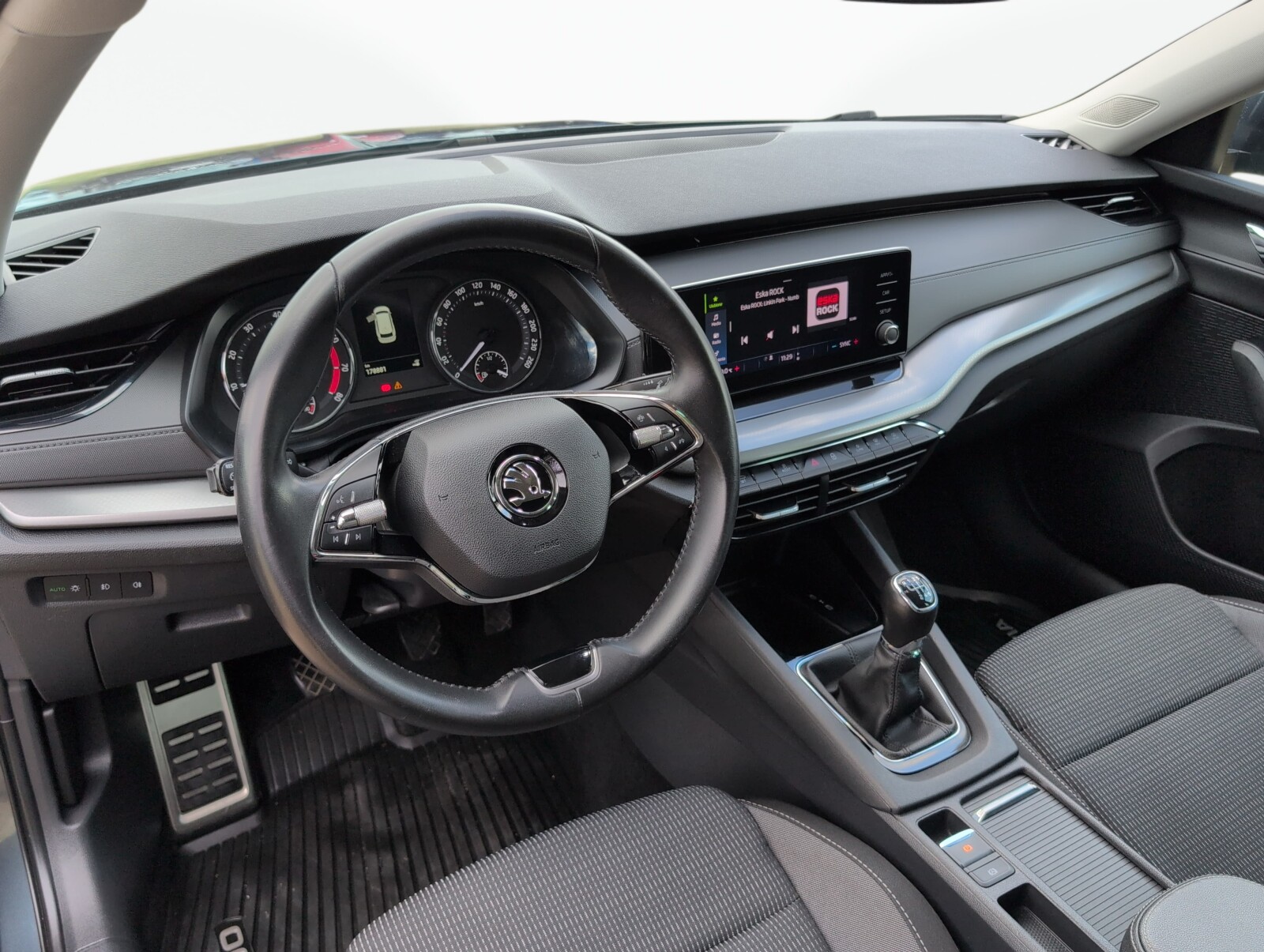 Škoda Octavia Combi - zdjęcie 17